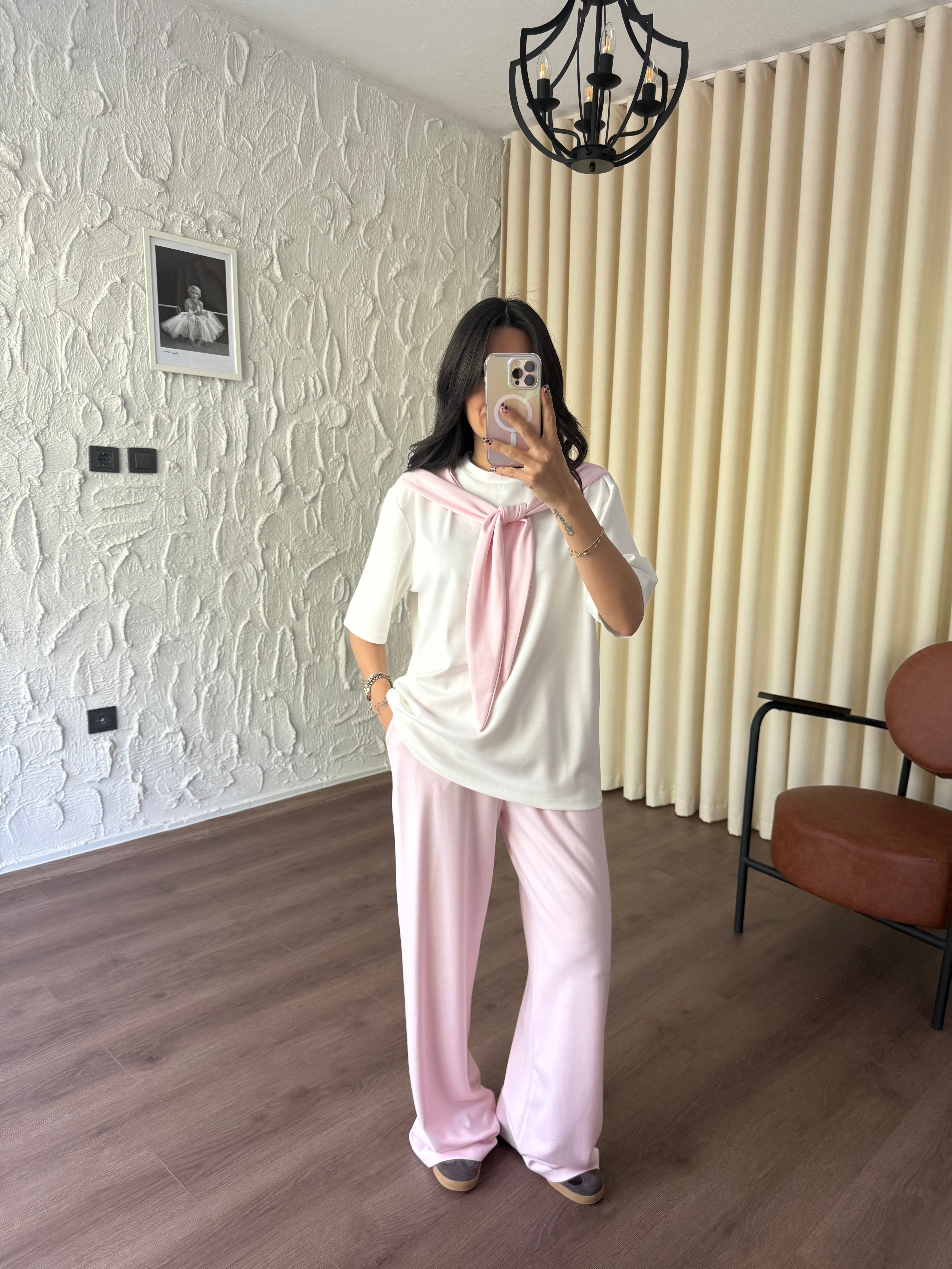 Fular Detaylı Pembe Modal Takım