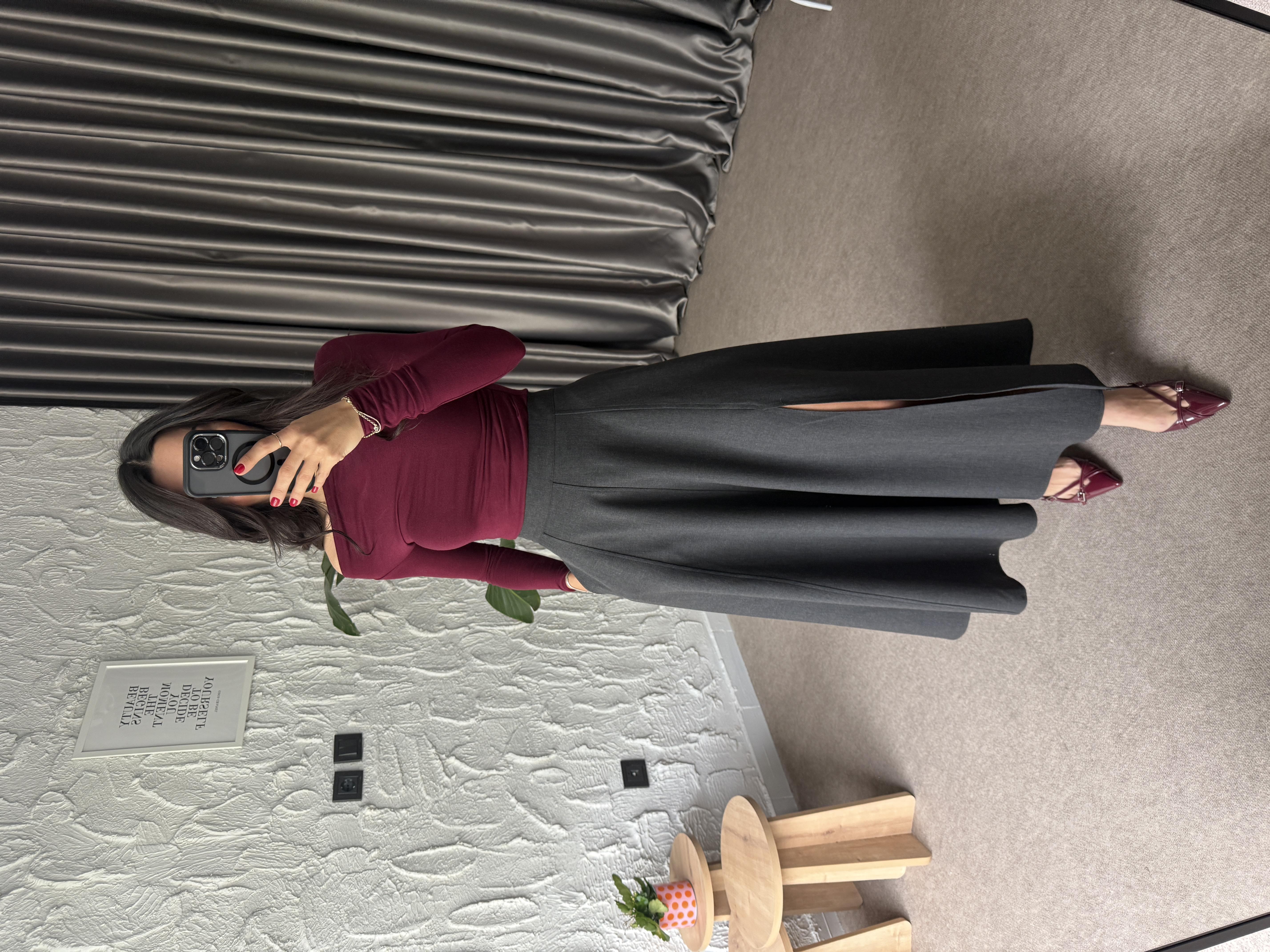 Gri Godeli Yırtmaçlı Etek