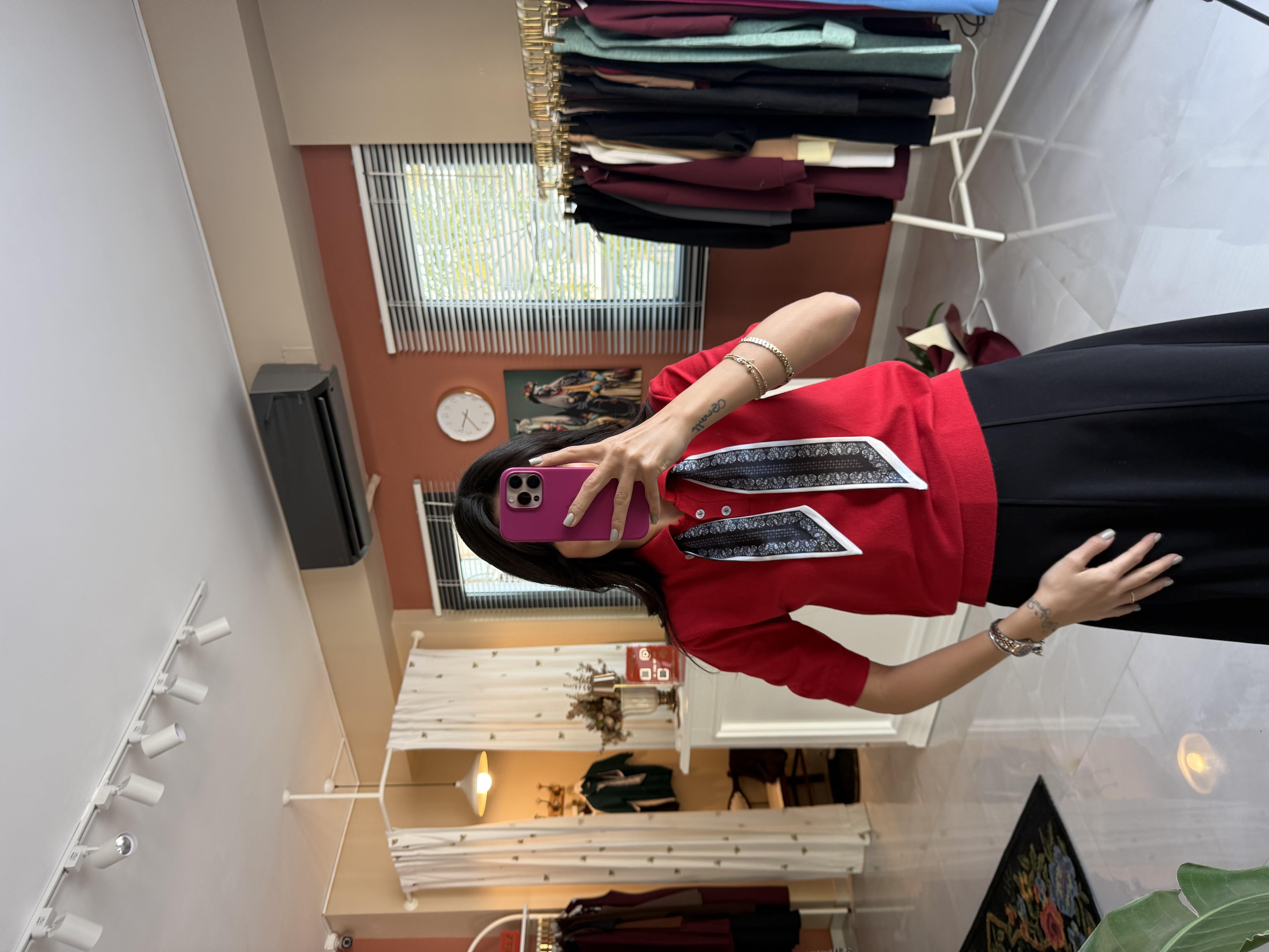 Hang Fularlı Kırmızı Triko