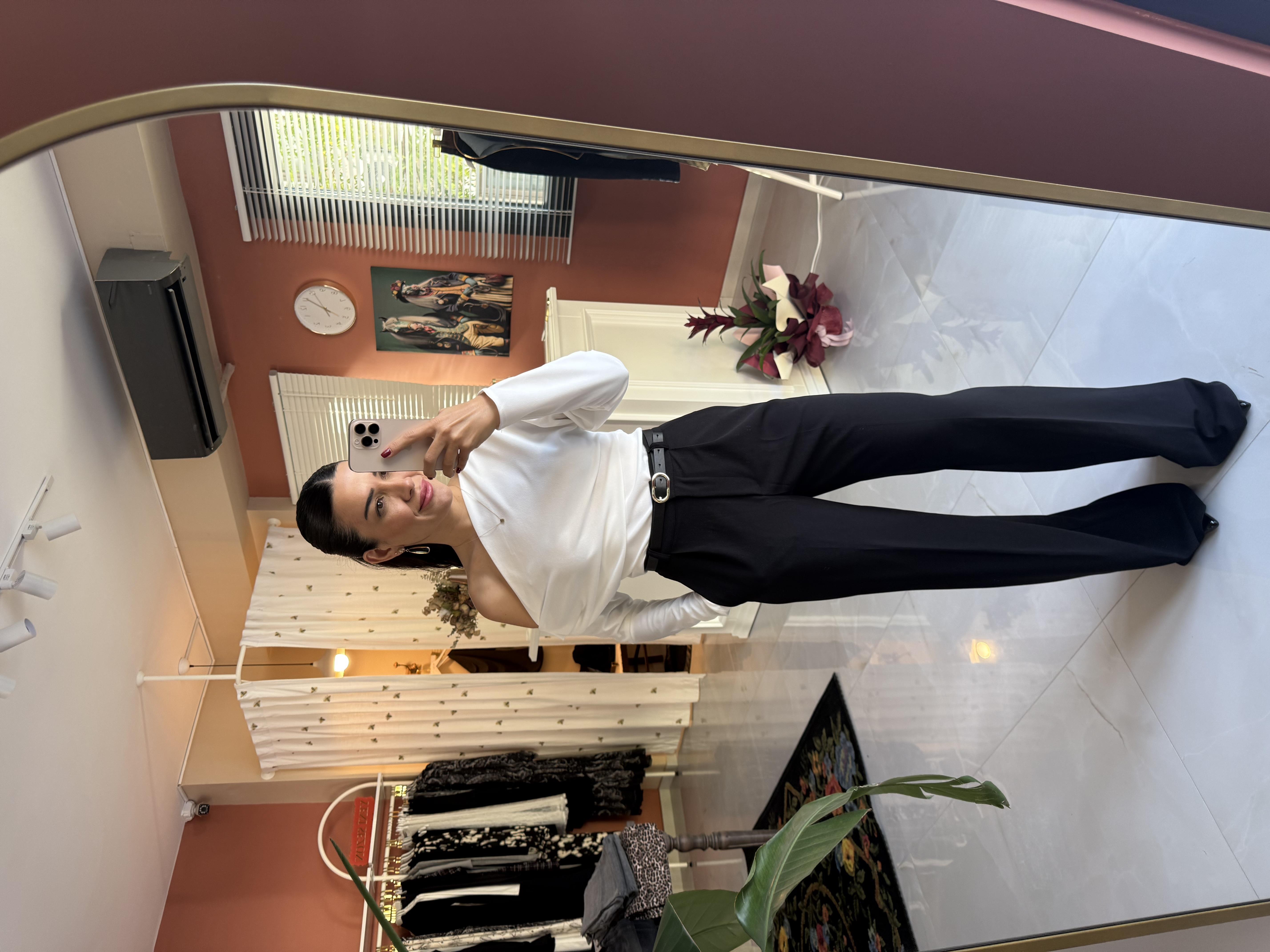 İnce Deri Kemer Siyah Piliseli Pantolon