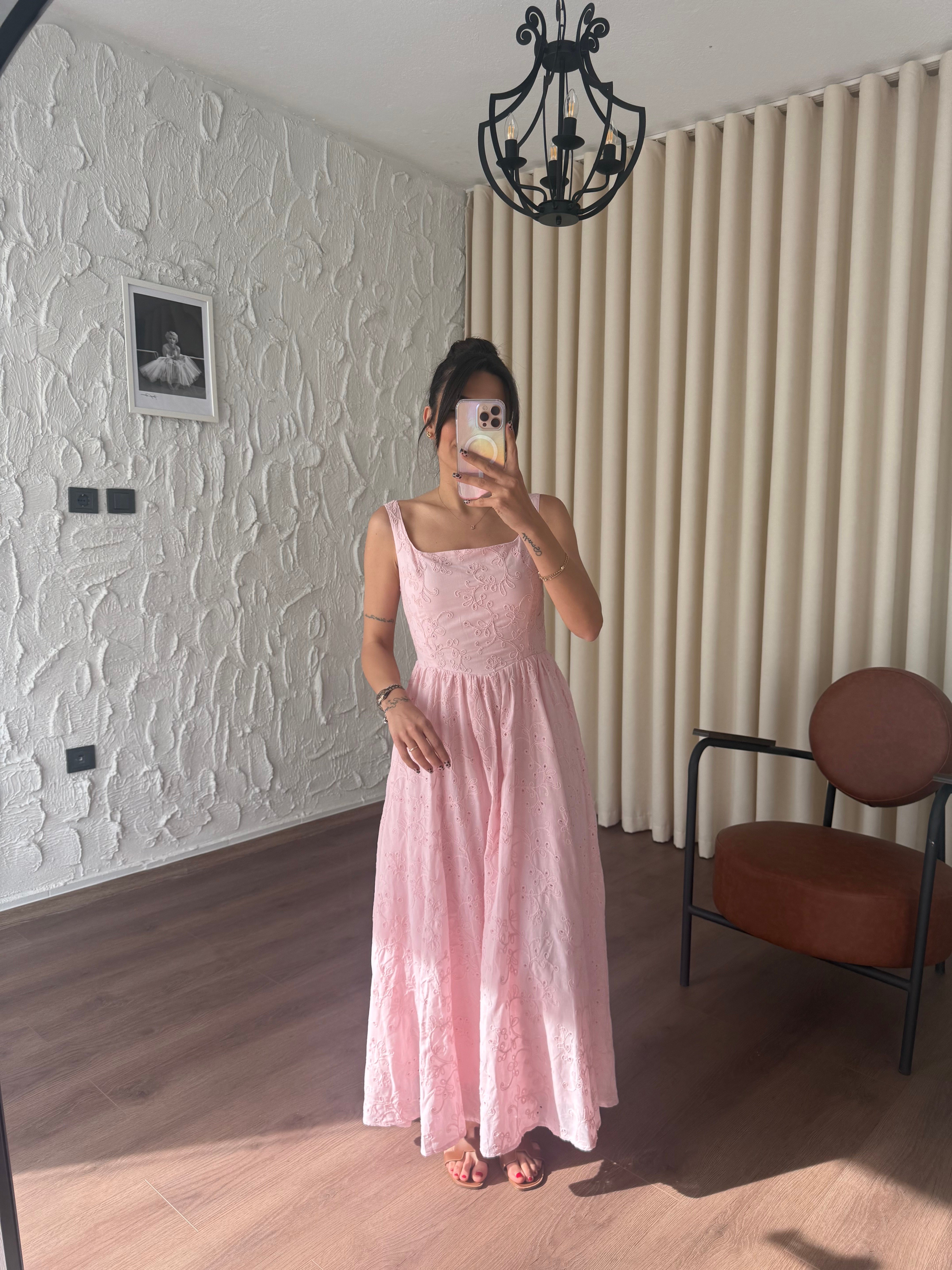 İnes Fistolu Pembe Elbise