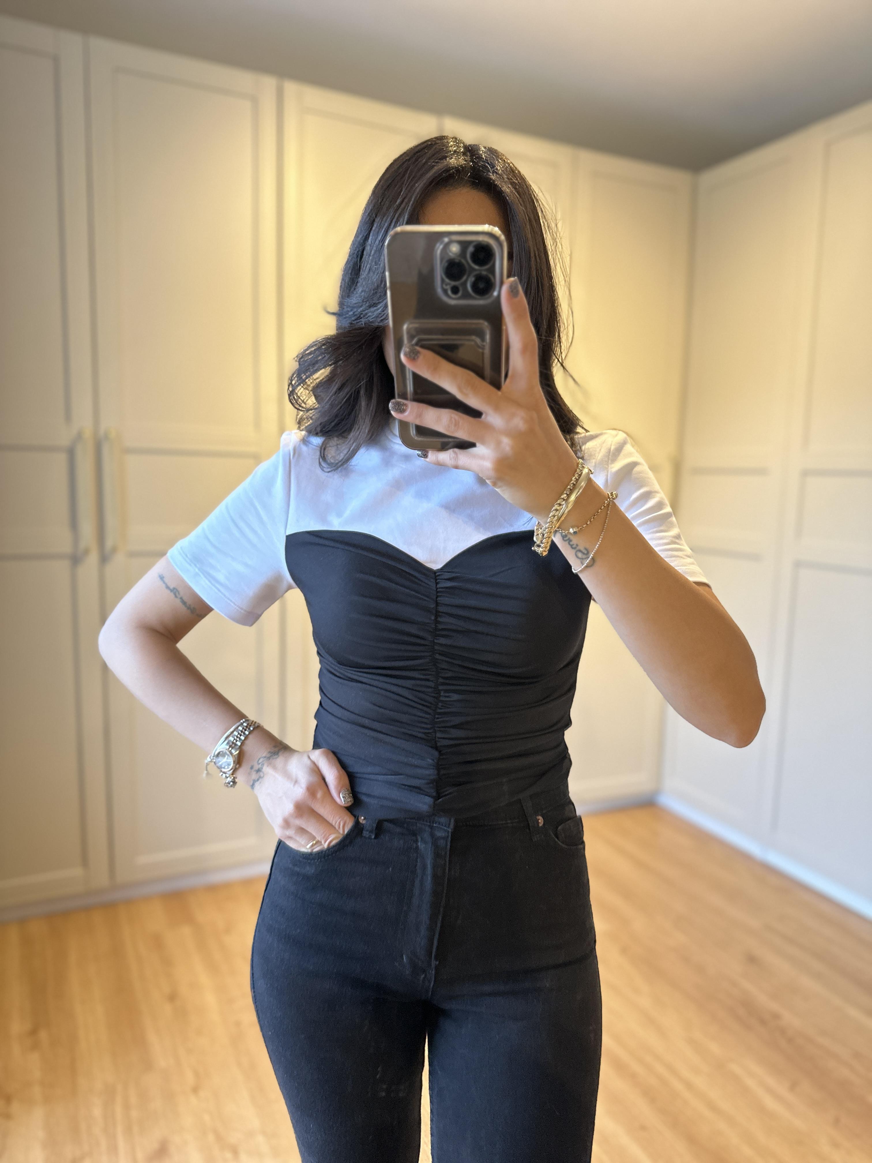 Kalp Yaka Detaylı Drapeli Tshirt