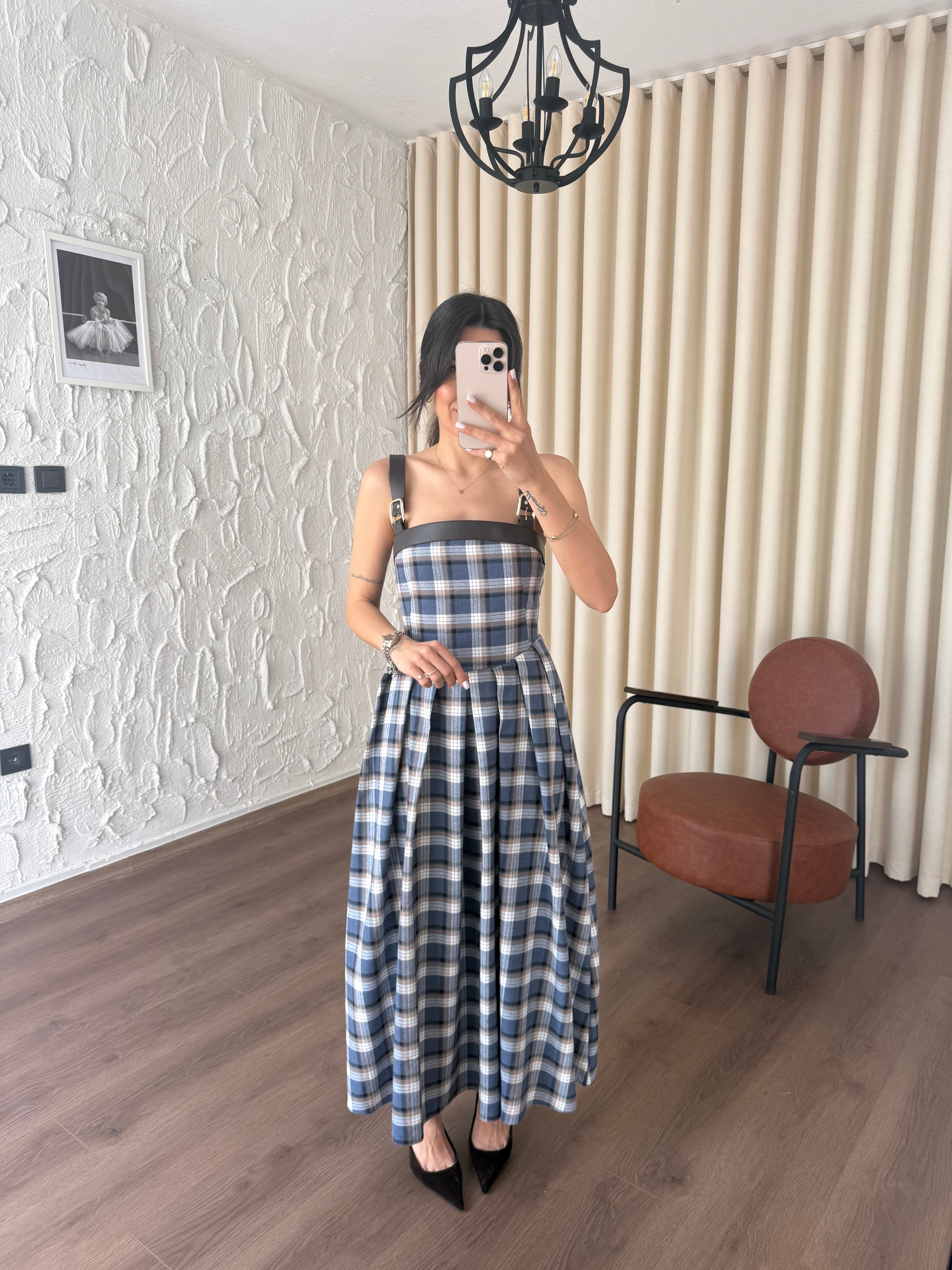 Korse Model Deri Detaylı Mavi Elbise