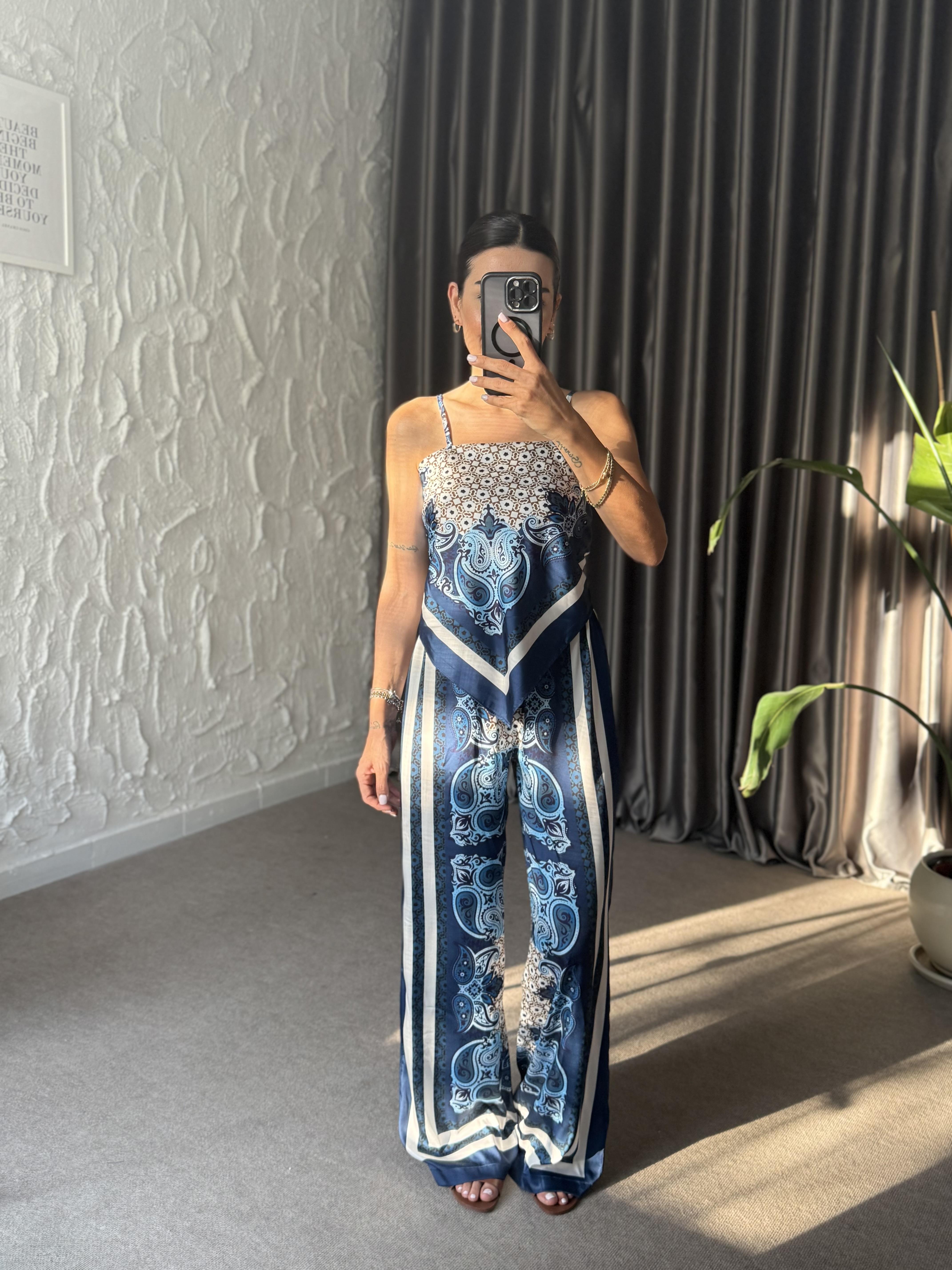 Mavi Desenli Arkadan Bağlamalı Bluz Pantolon