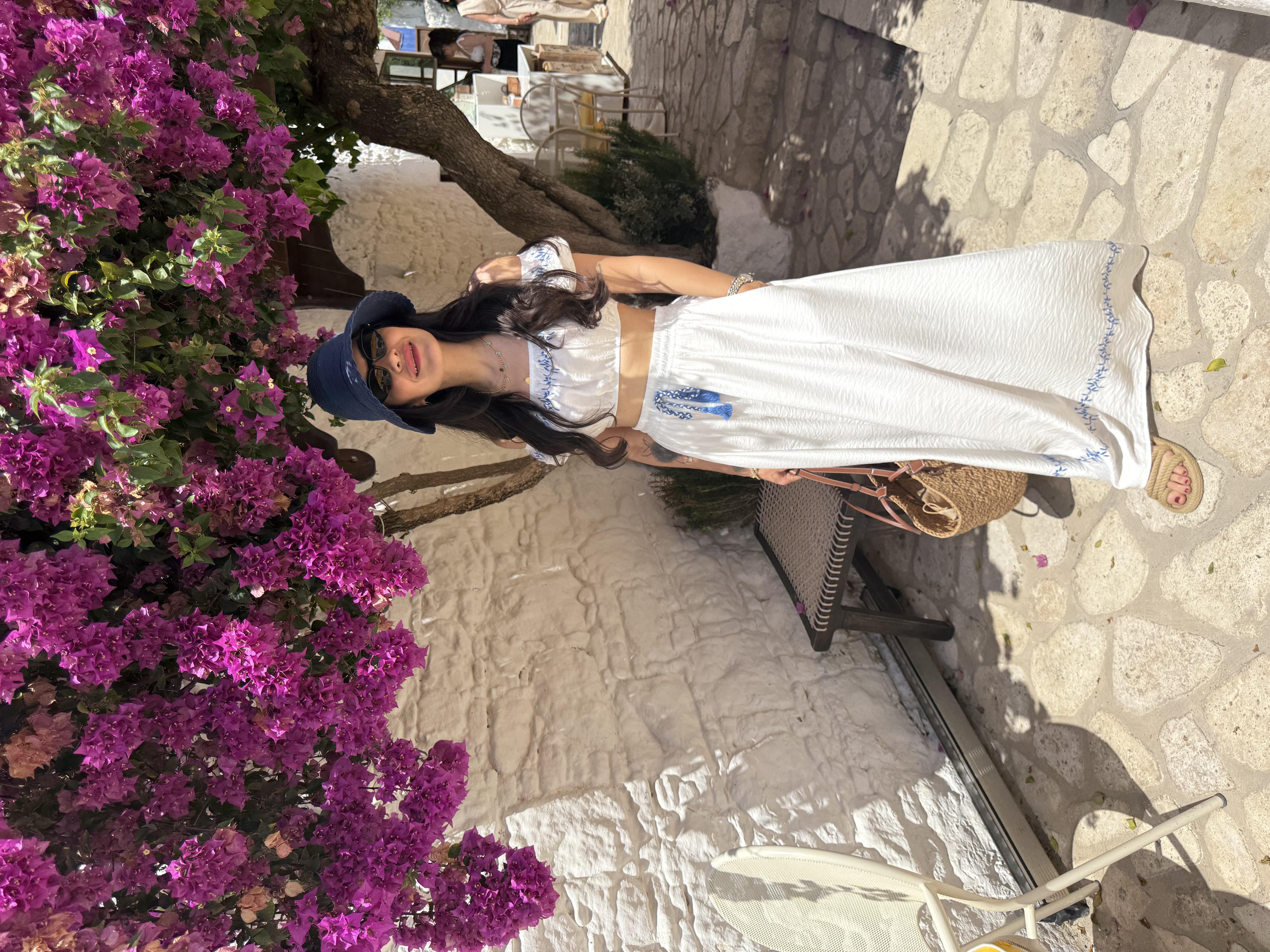 Nakış Detaylı Crop Bluz - Maxi Etek · 2