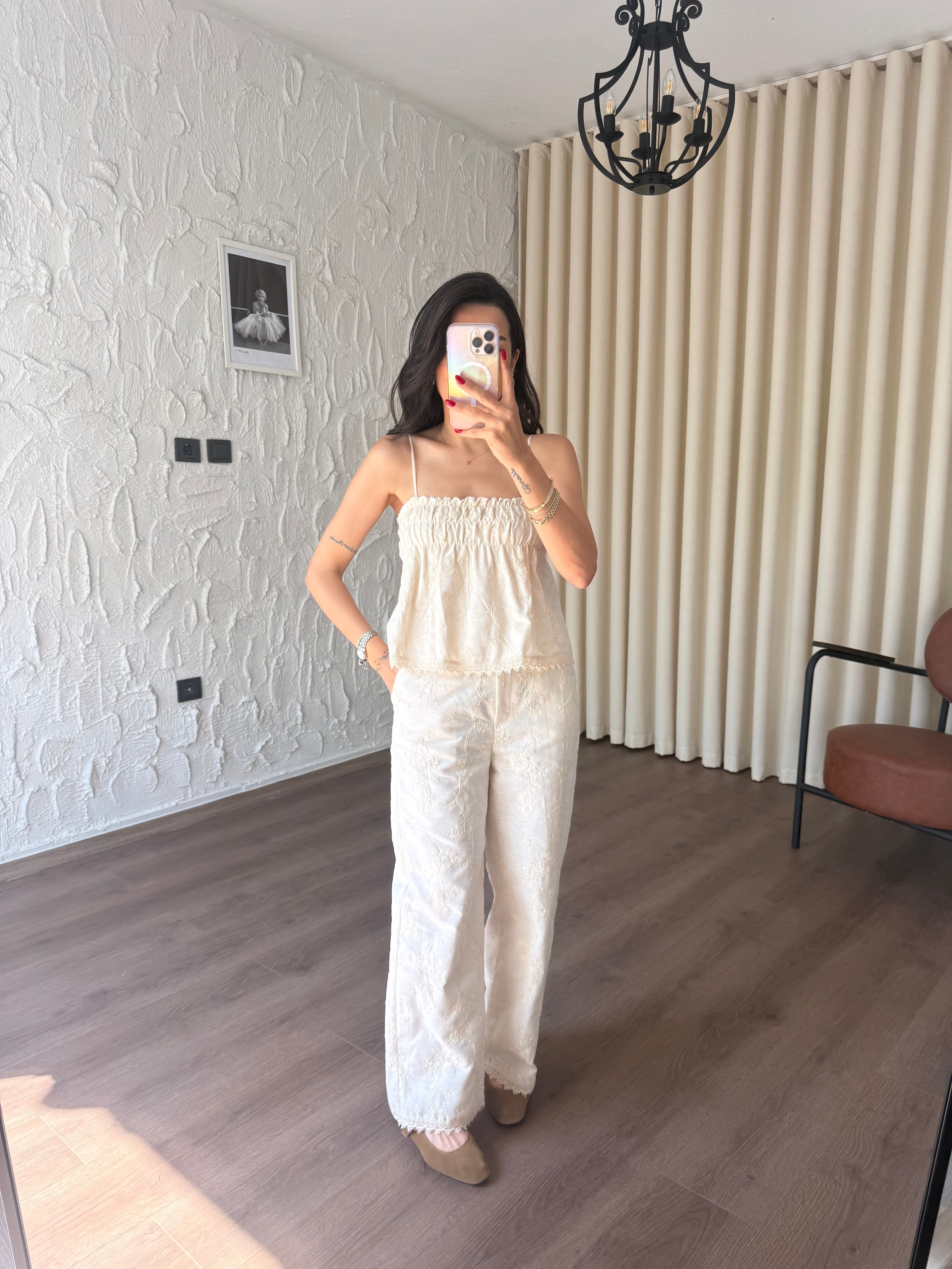 Naturel Nakış İşlemeli Pantolon