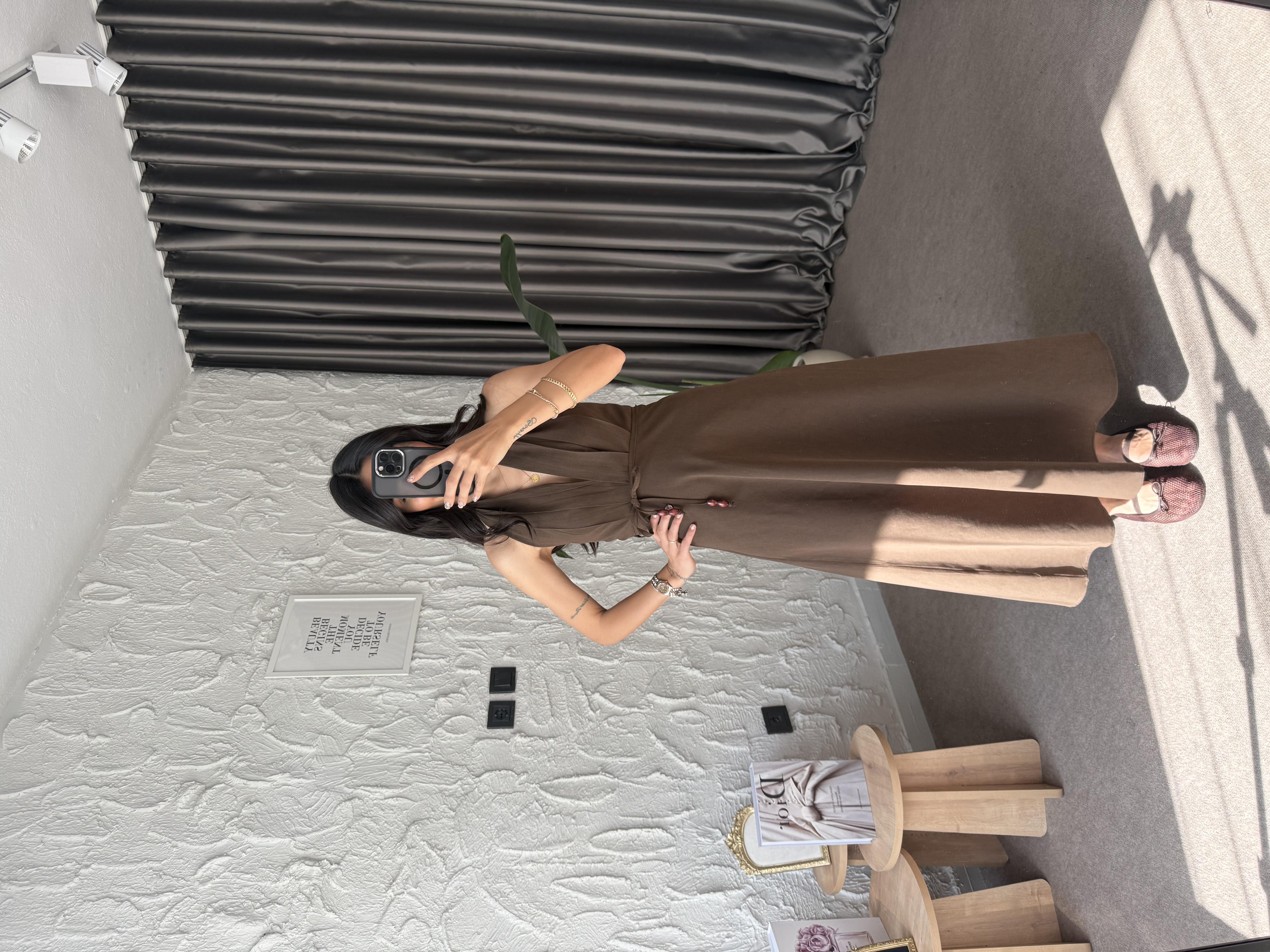 Noah Boyun Geçmeli Bel Kuşaklı Elbise - Kahverengi