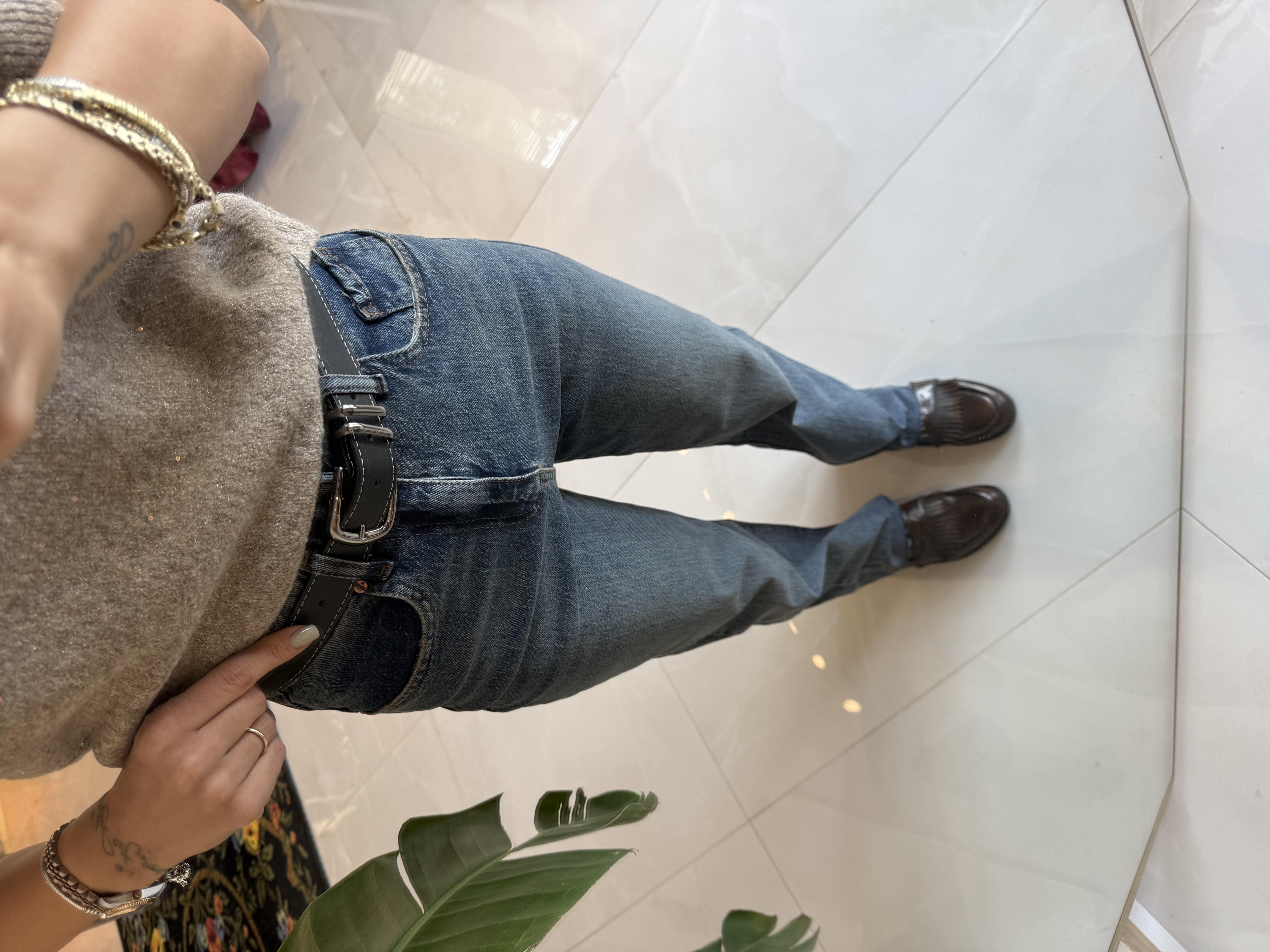 Paçası Kesik Kemerli Mavi Tint Jean Pantolon · 5