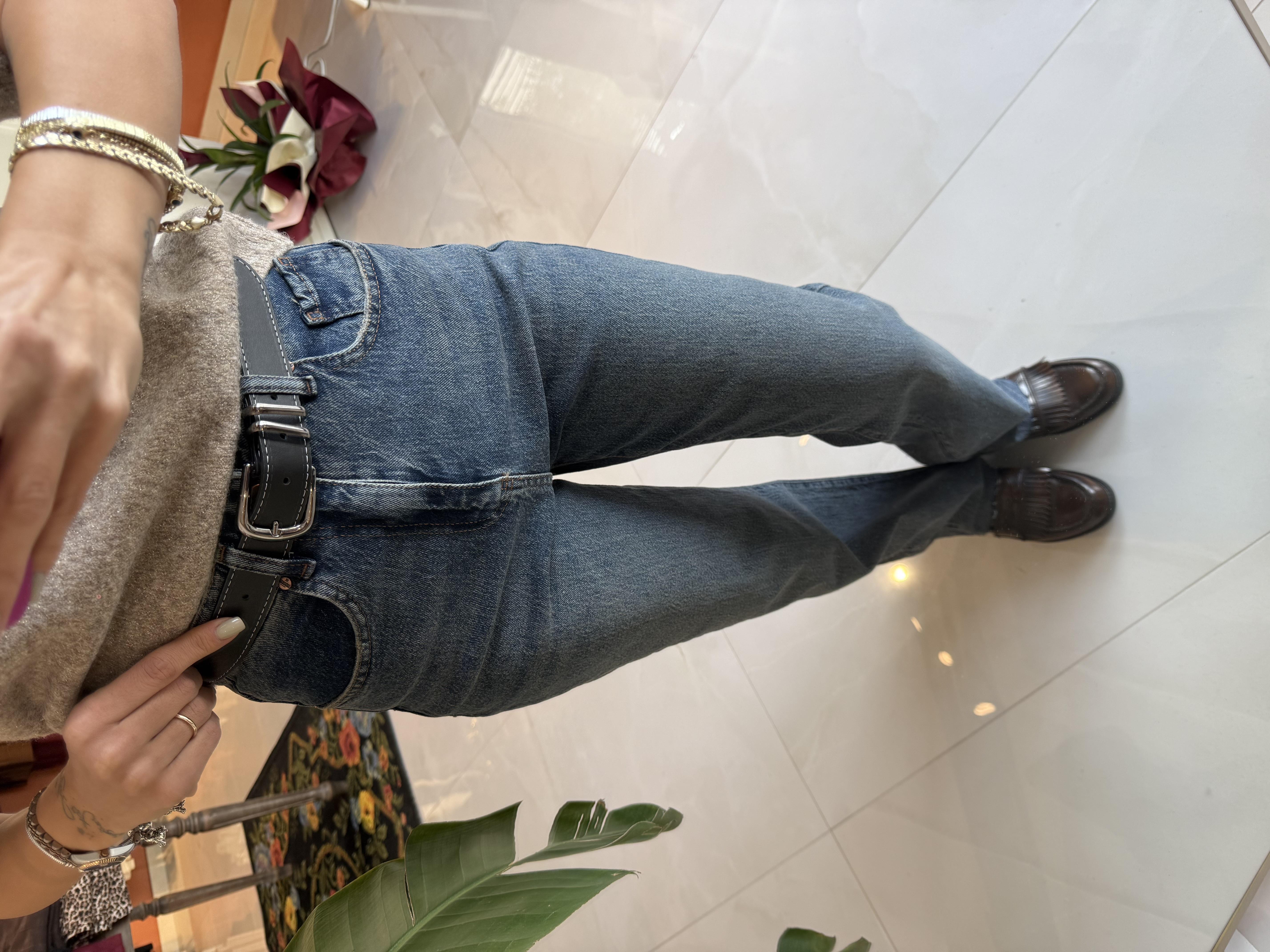 Paçası Kesik Kemerli Mavi Tint Jean Pantolon · 6