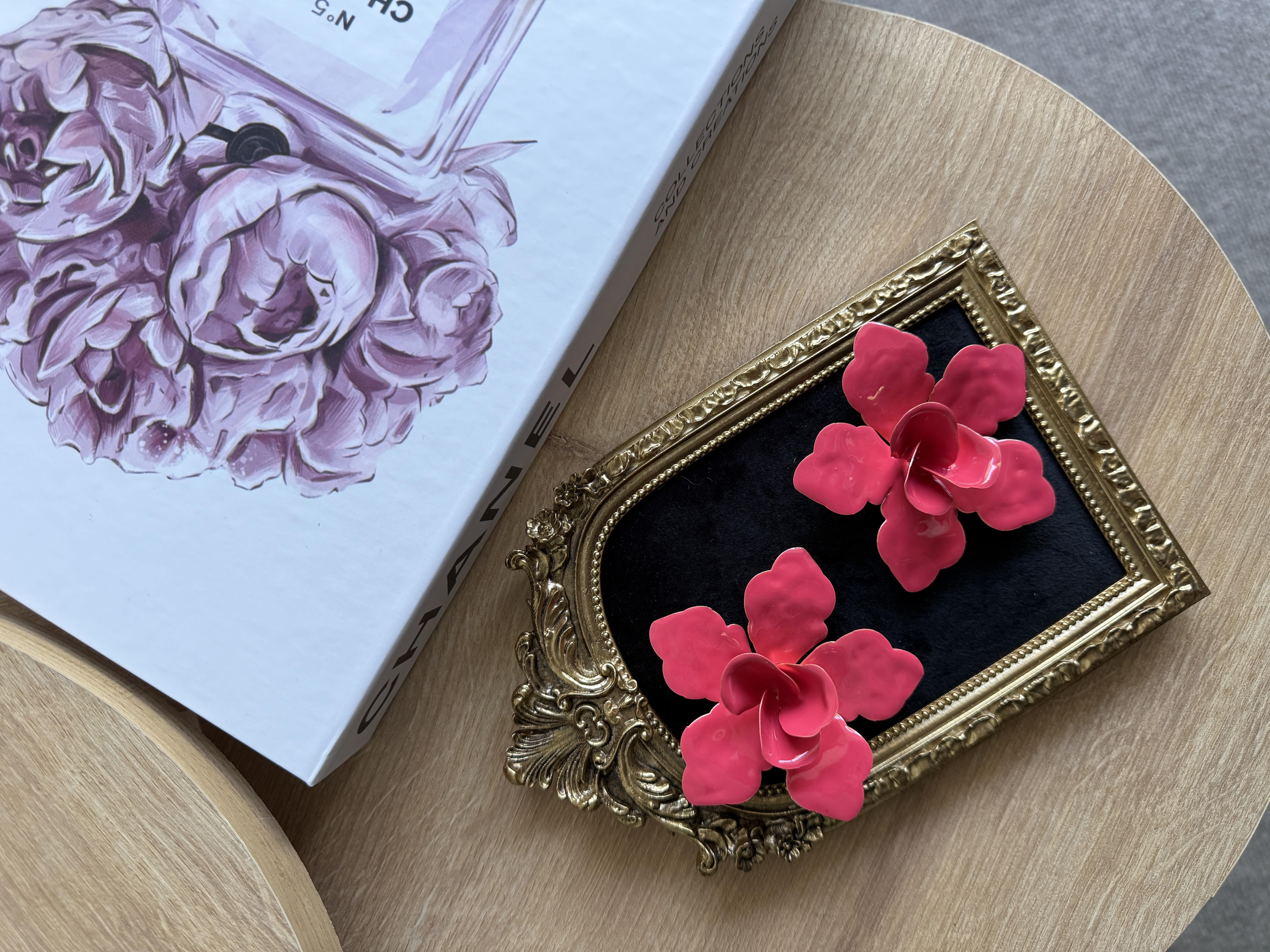 Pembe Marka Model Çiçek Küpe