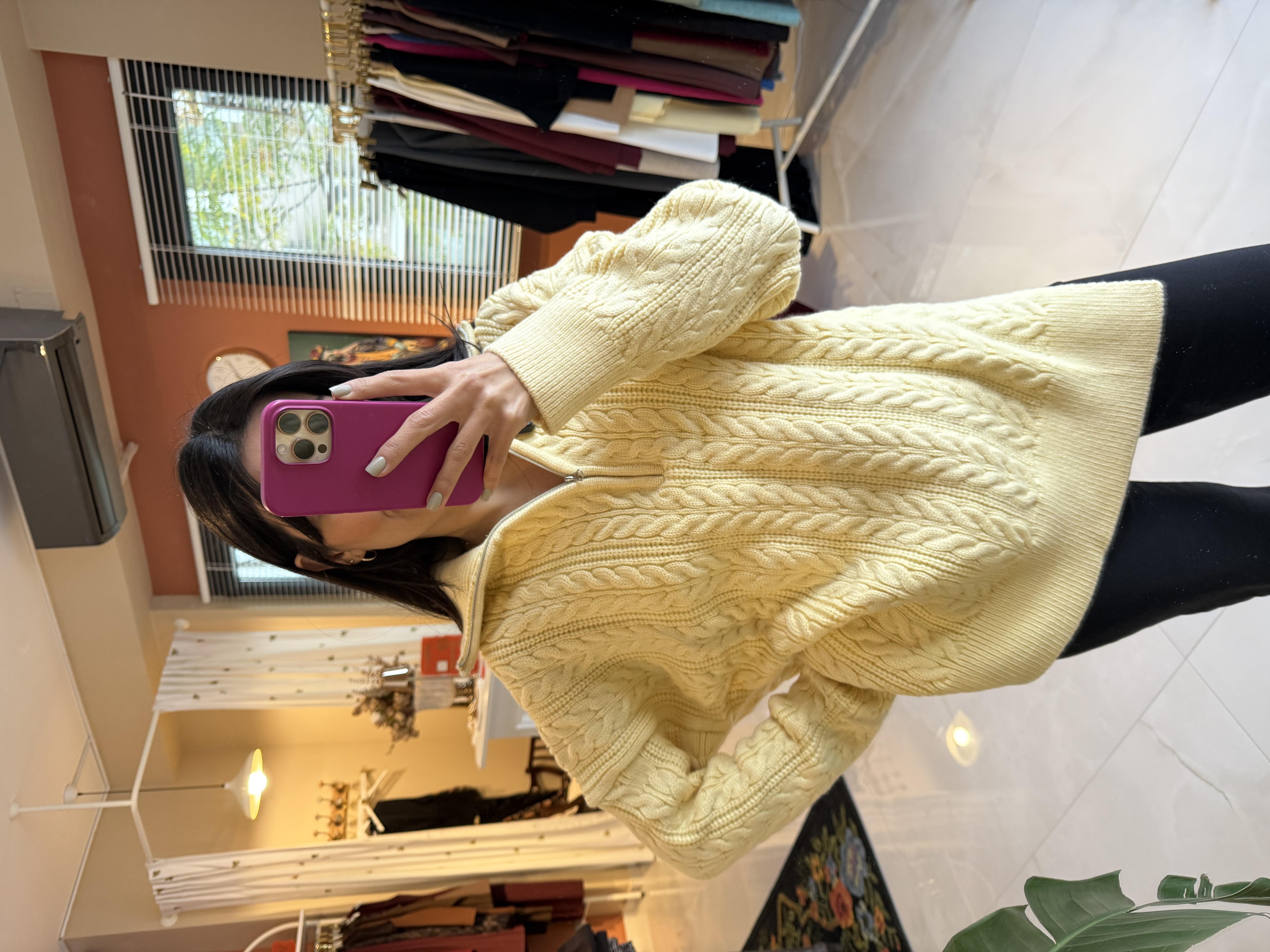 Saç Örgü Detaylı Sarı Kazak