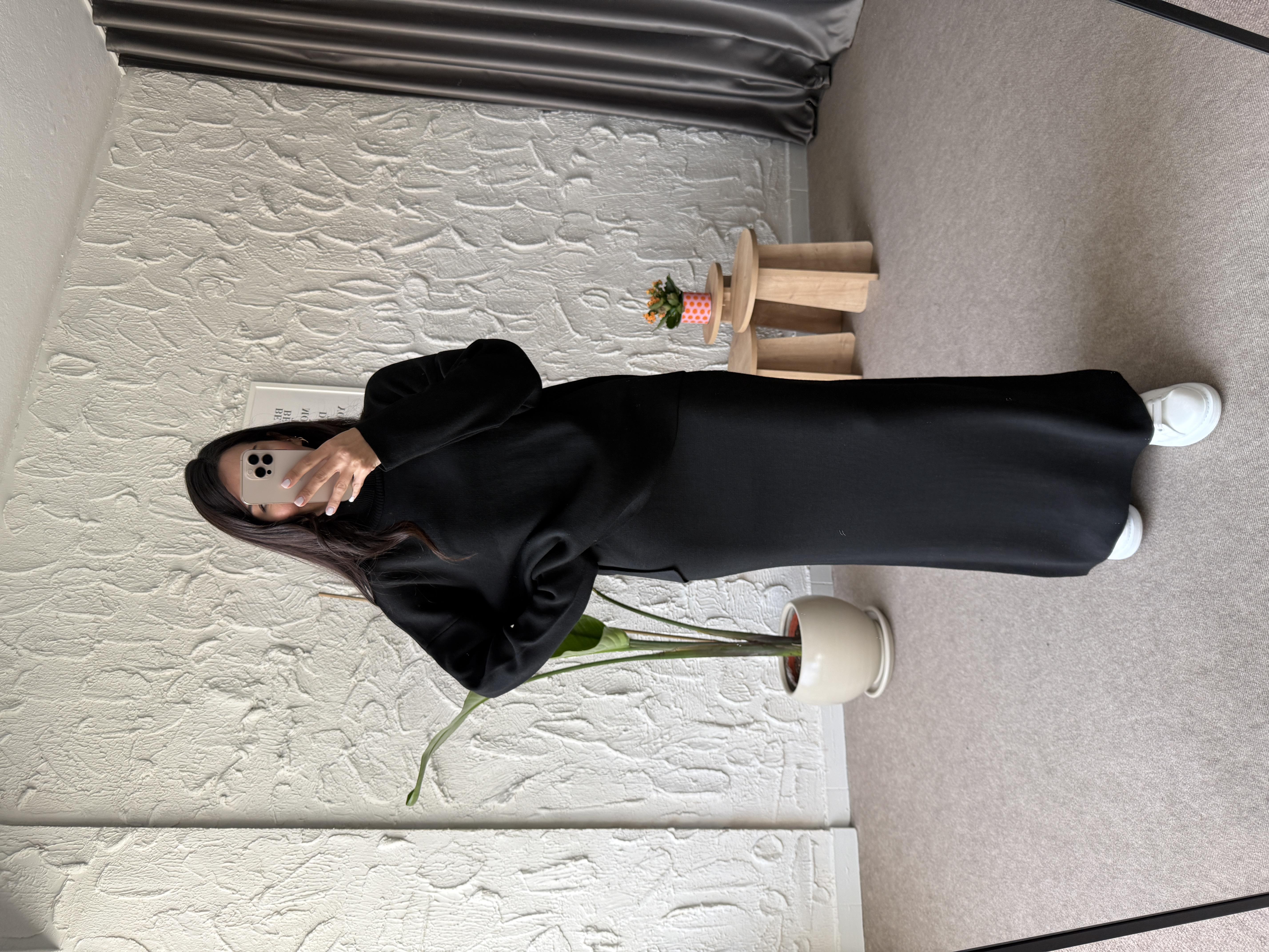 Siyah Balıkçı Yaka Etek Takım 