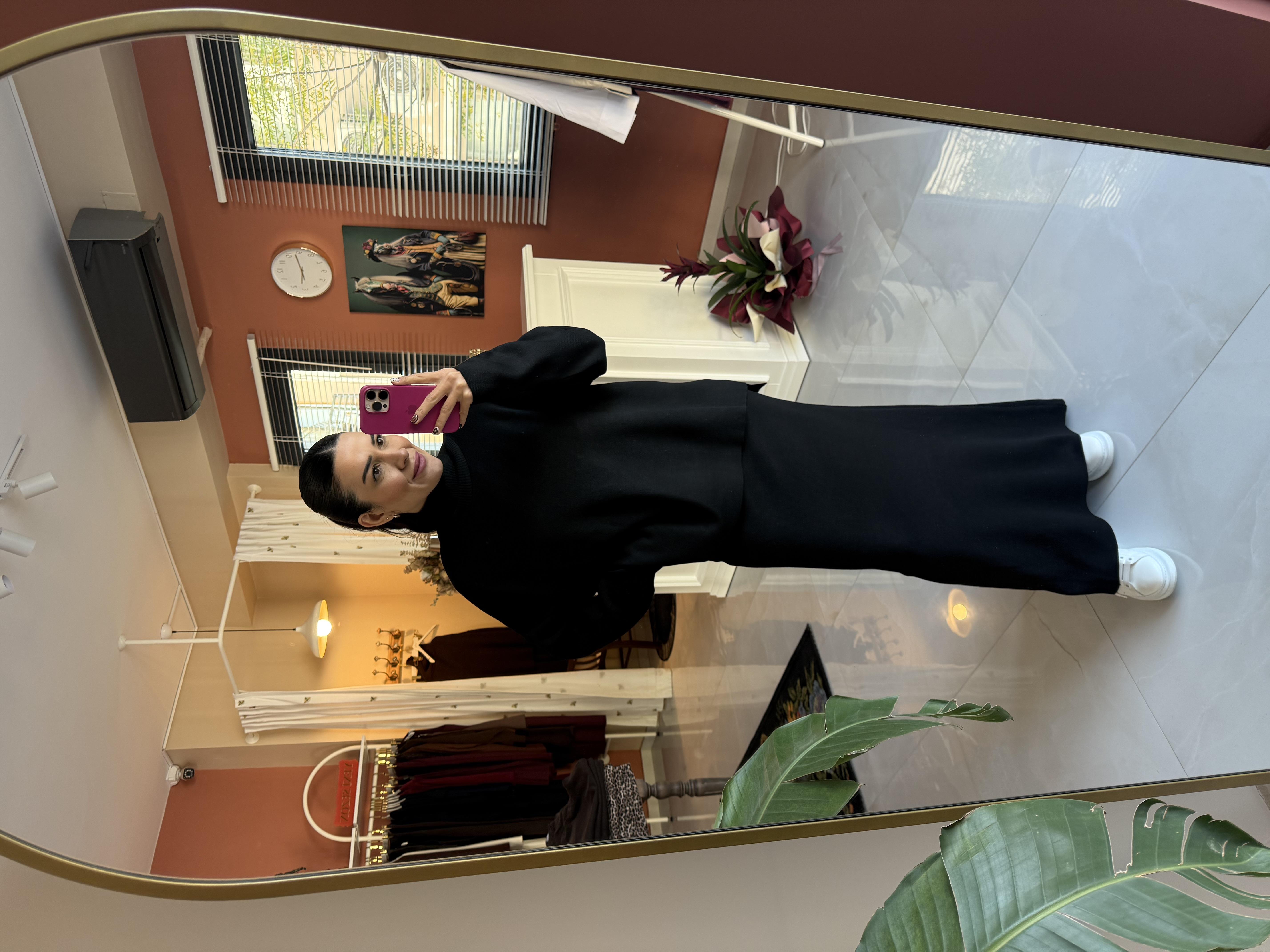 Siyah Etekli Triko Takım