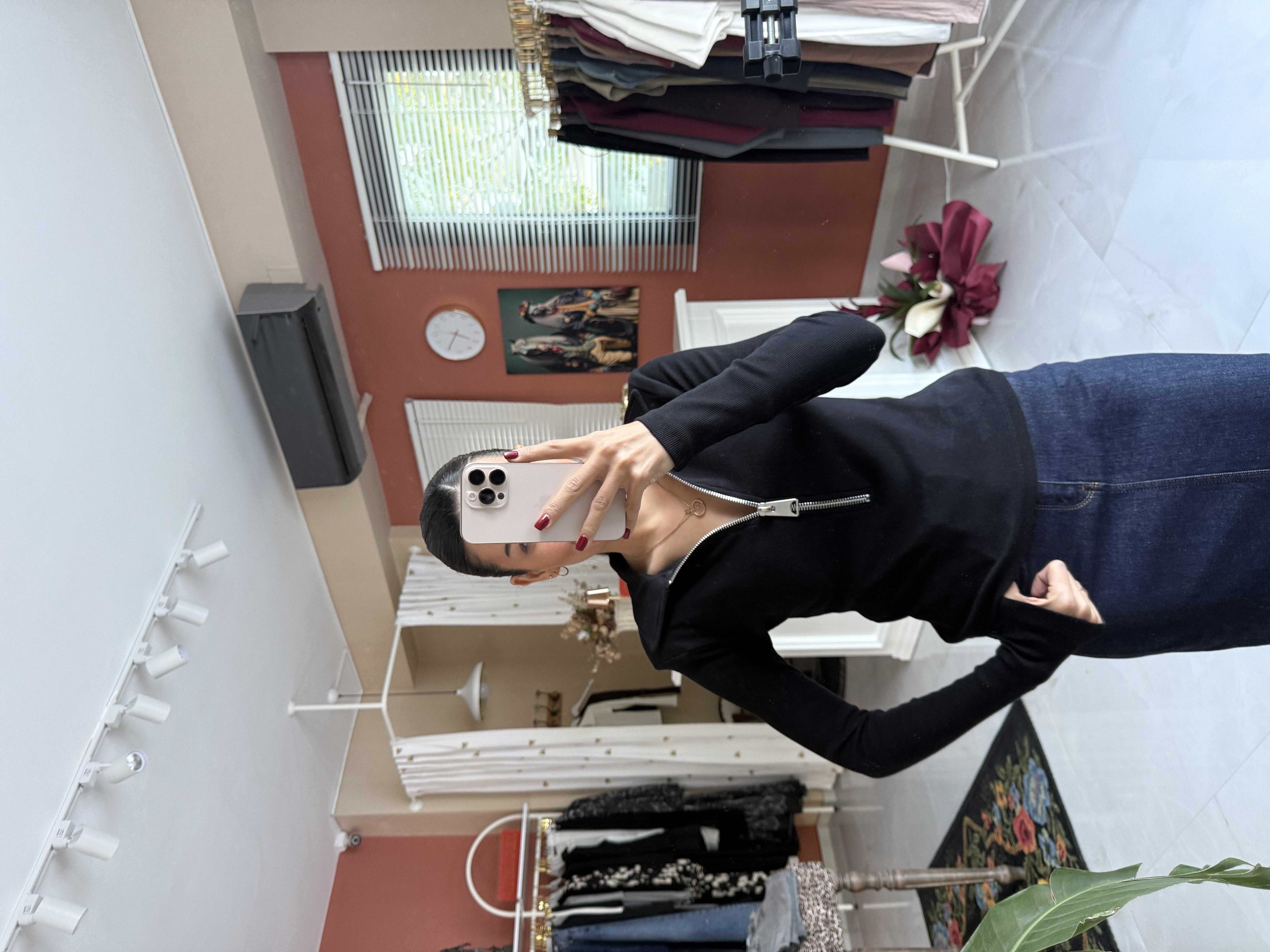 Siyah Fermuarlı Bluz