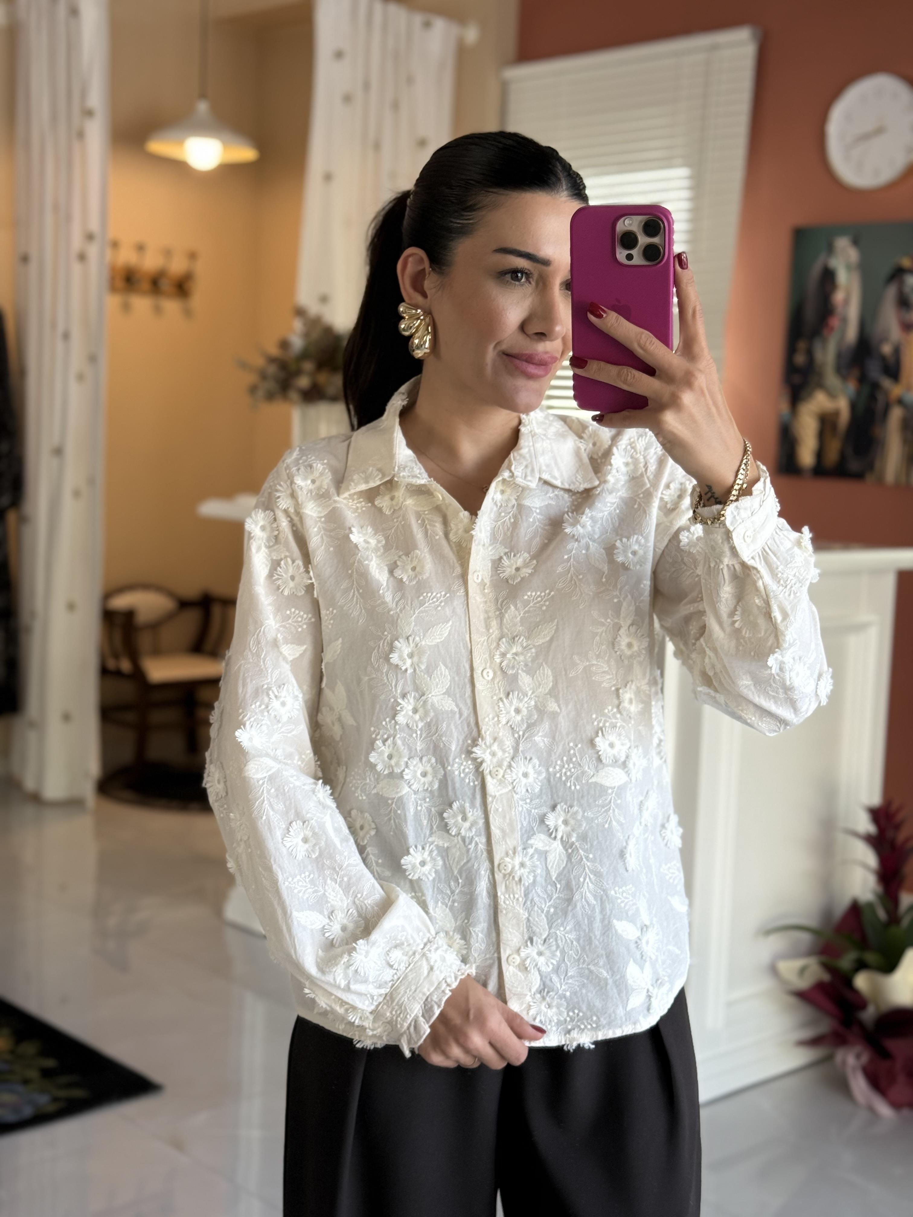 Tüfe Çiçek Detaylı Gömlek