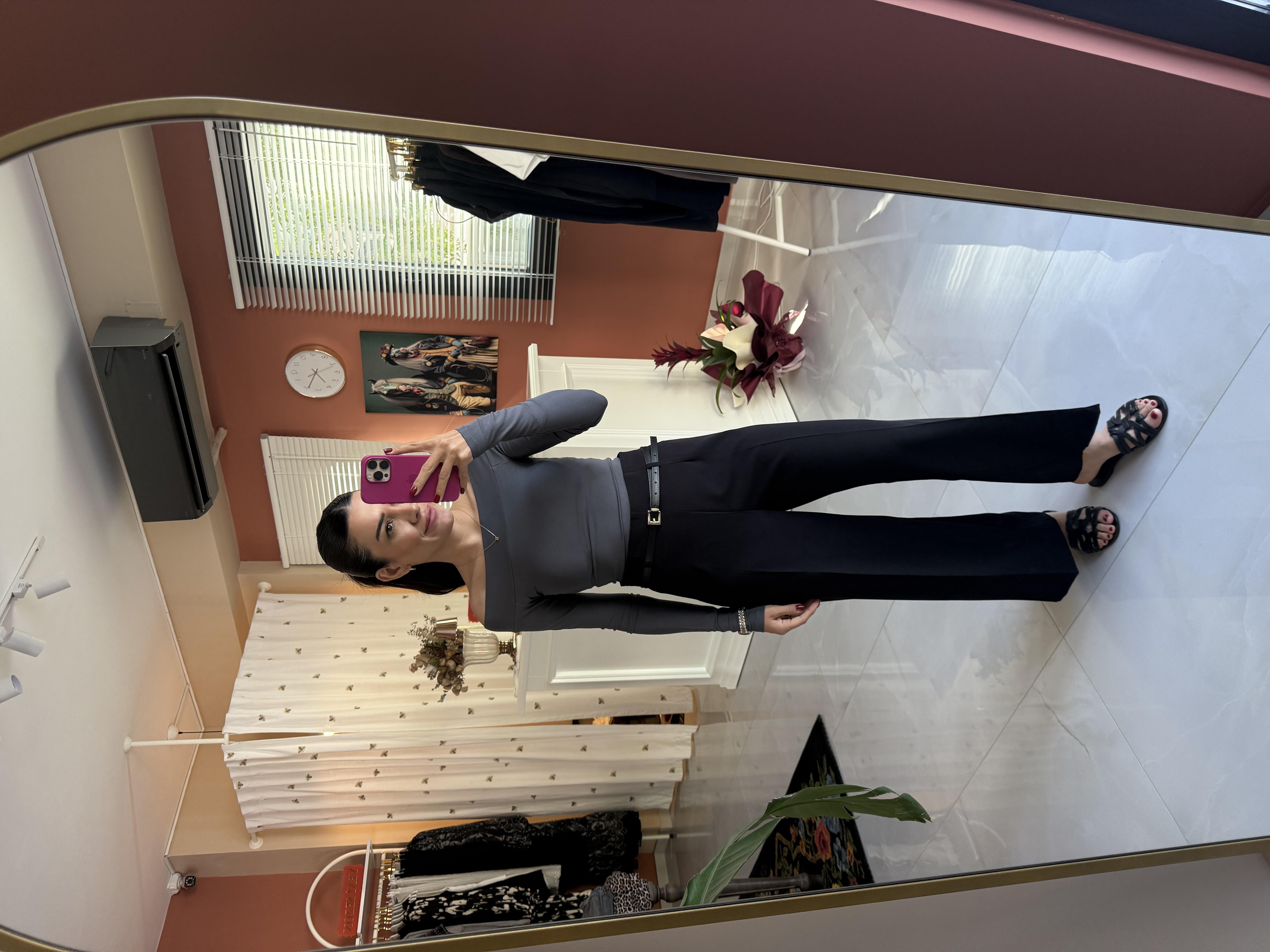 Vera İnce Kemerli Siyah Pantolon