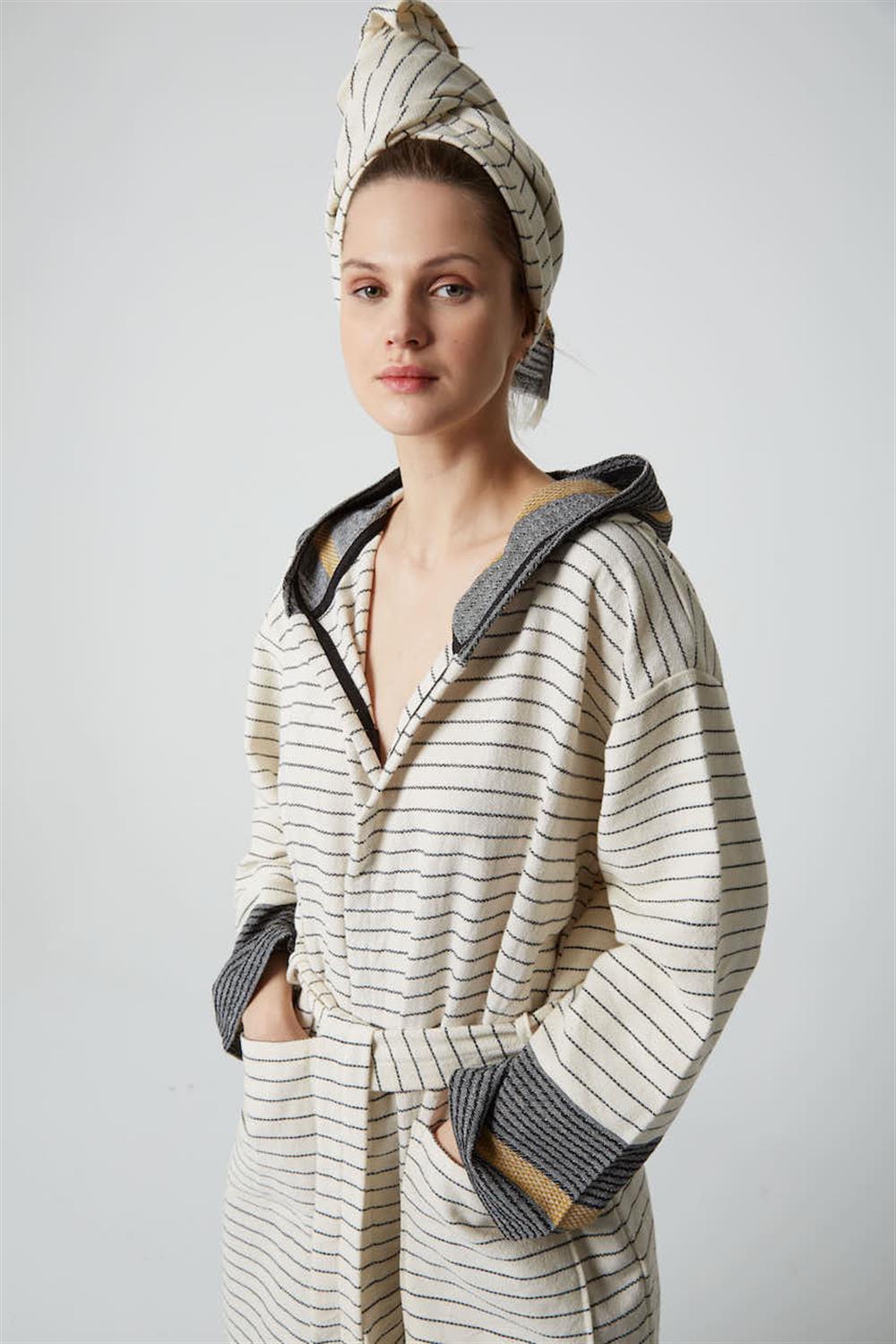 Four Seasons Siyah Çizgili Peştemal Bornoz 