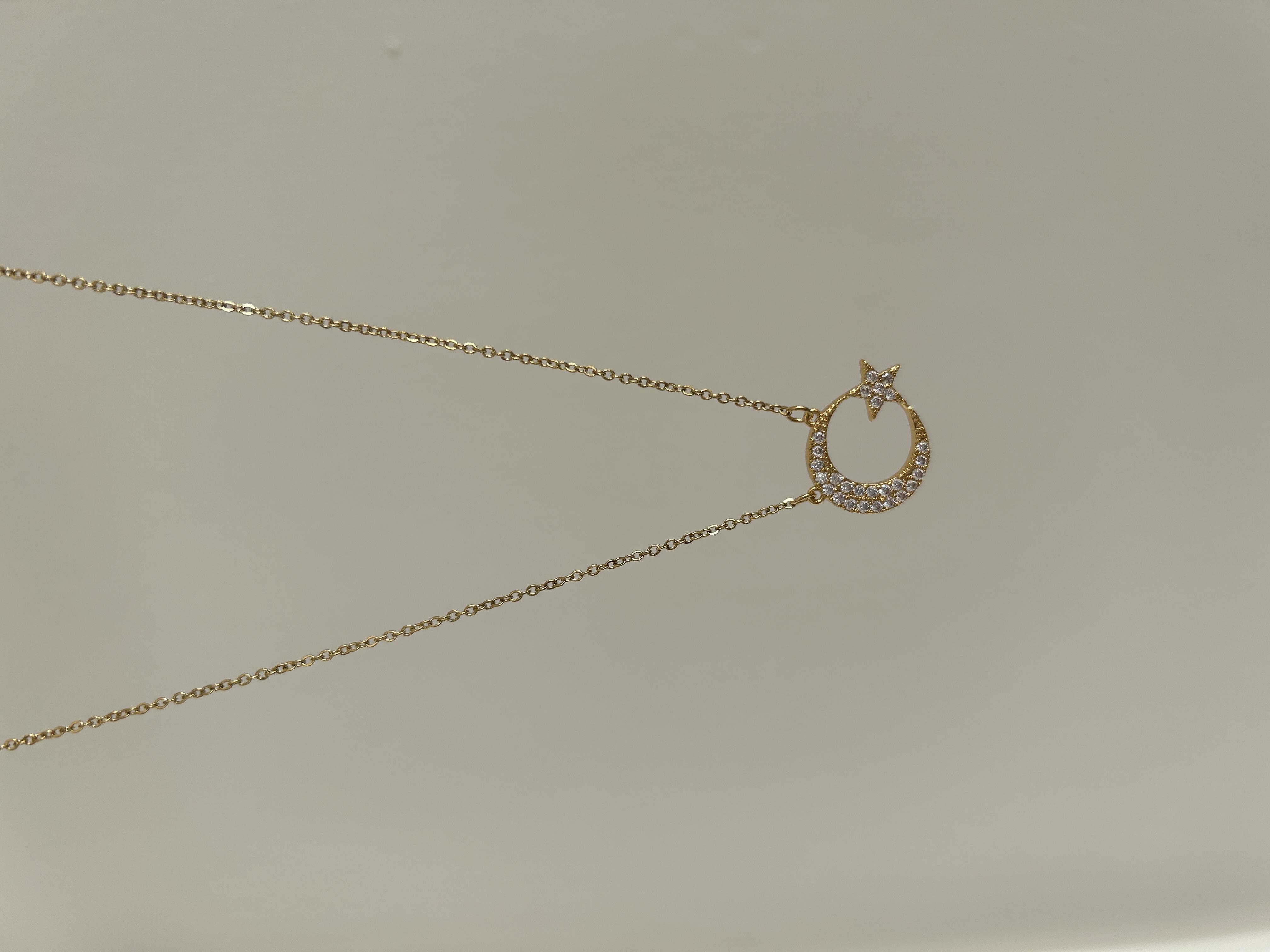 Ay yıldızlı taşlı gold kolye 