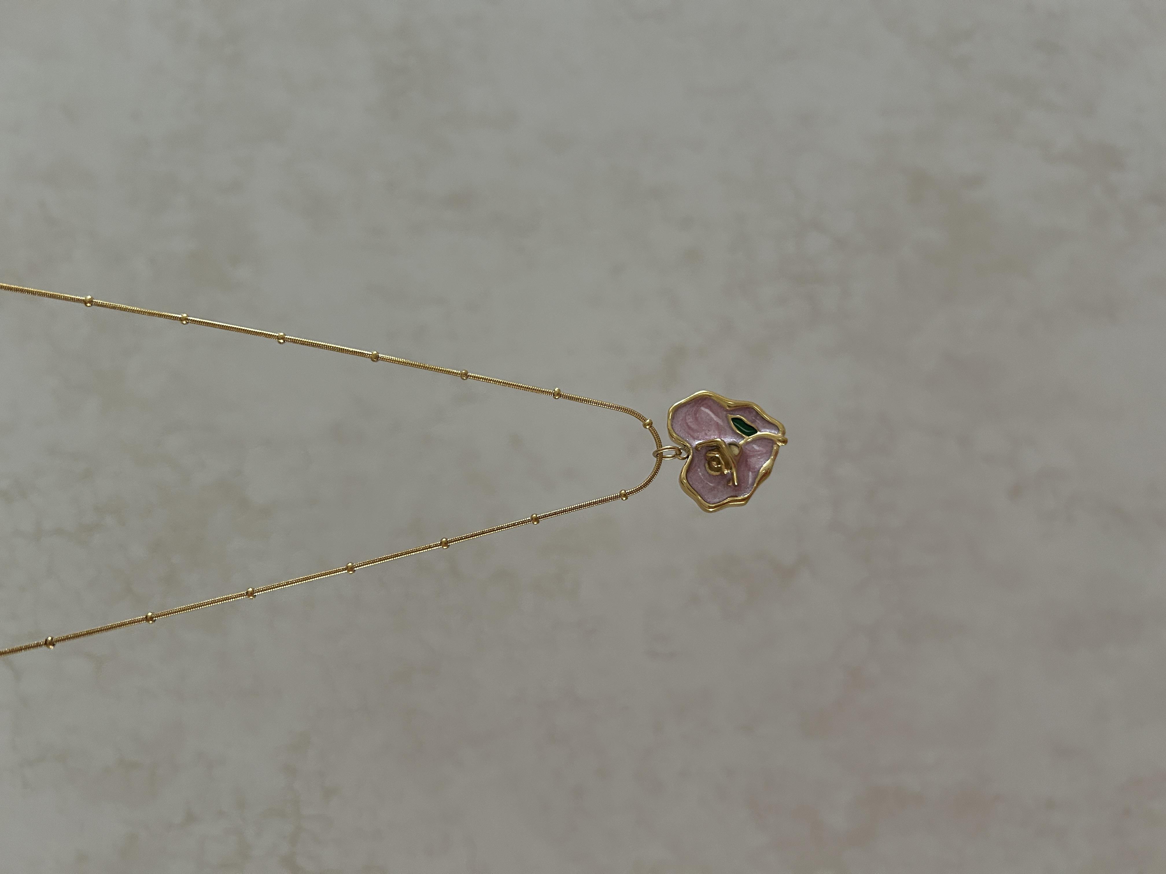 Gül model renkli kalp kolye  