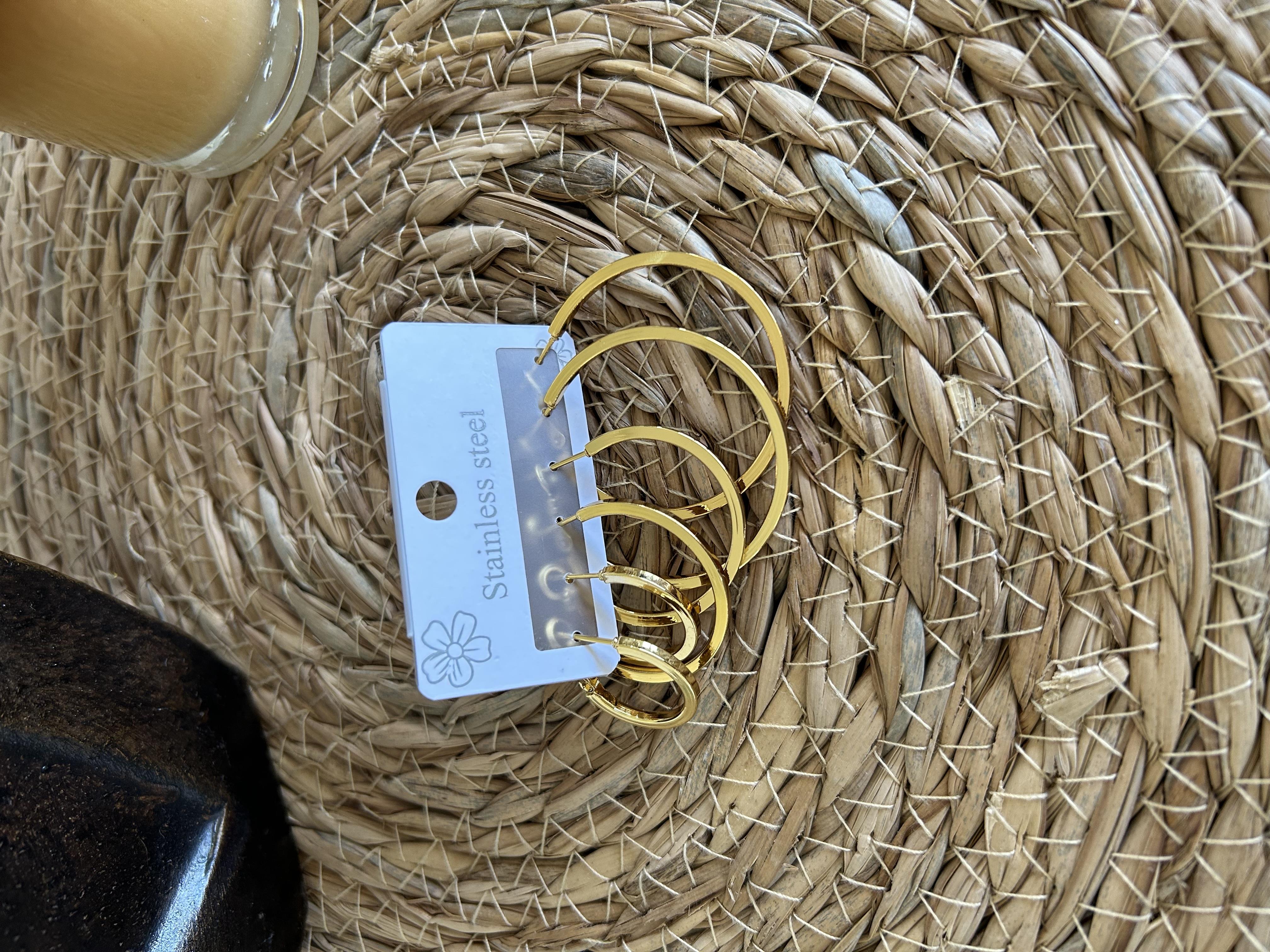 Halka model çoklu küpe seti