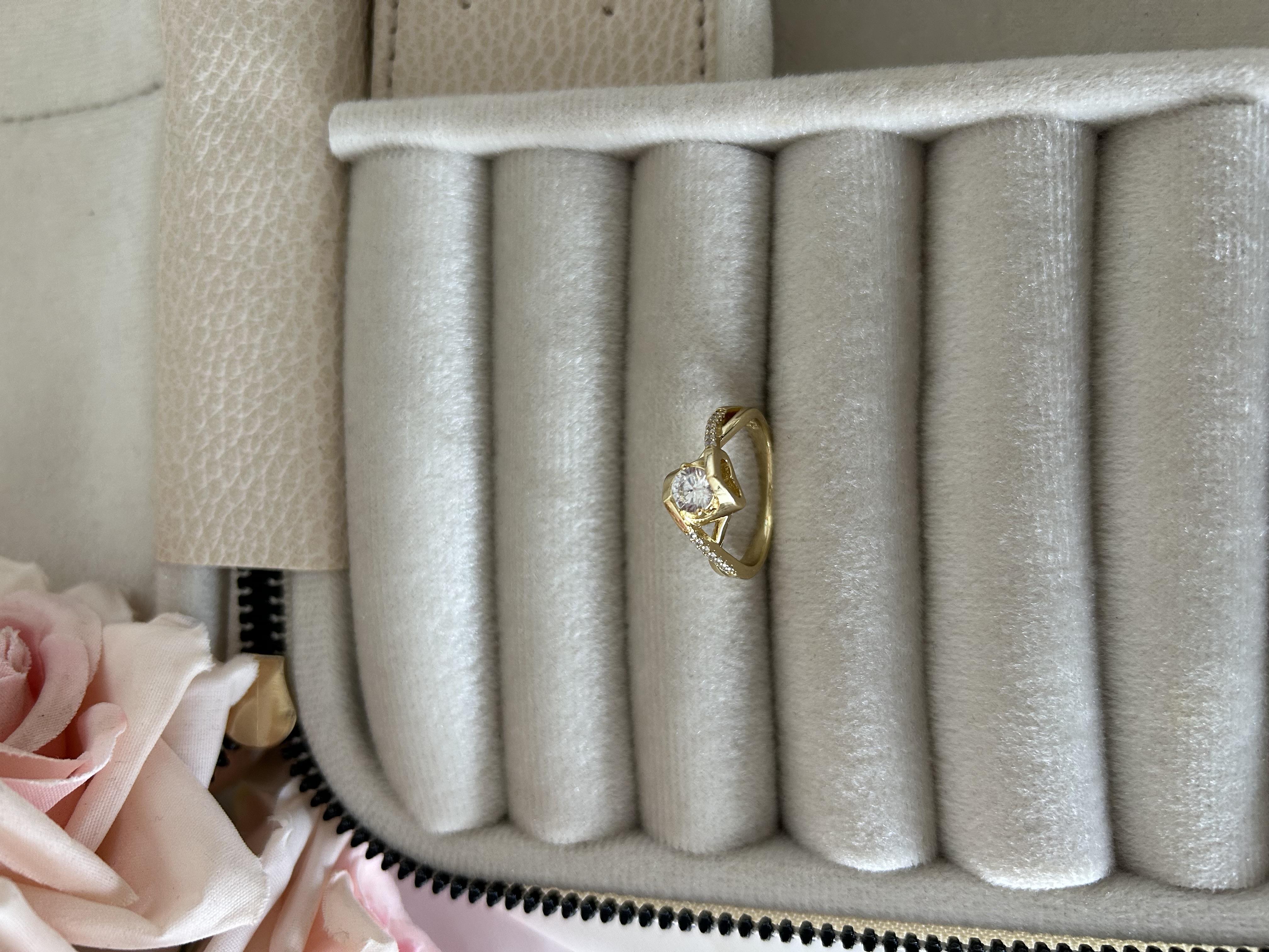 Kalpli tek taş özel seri yüzük