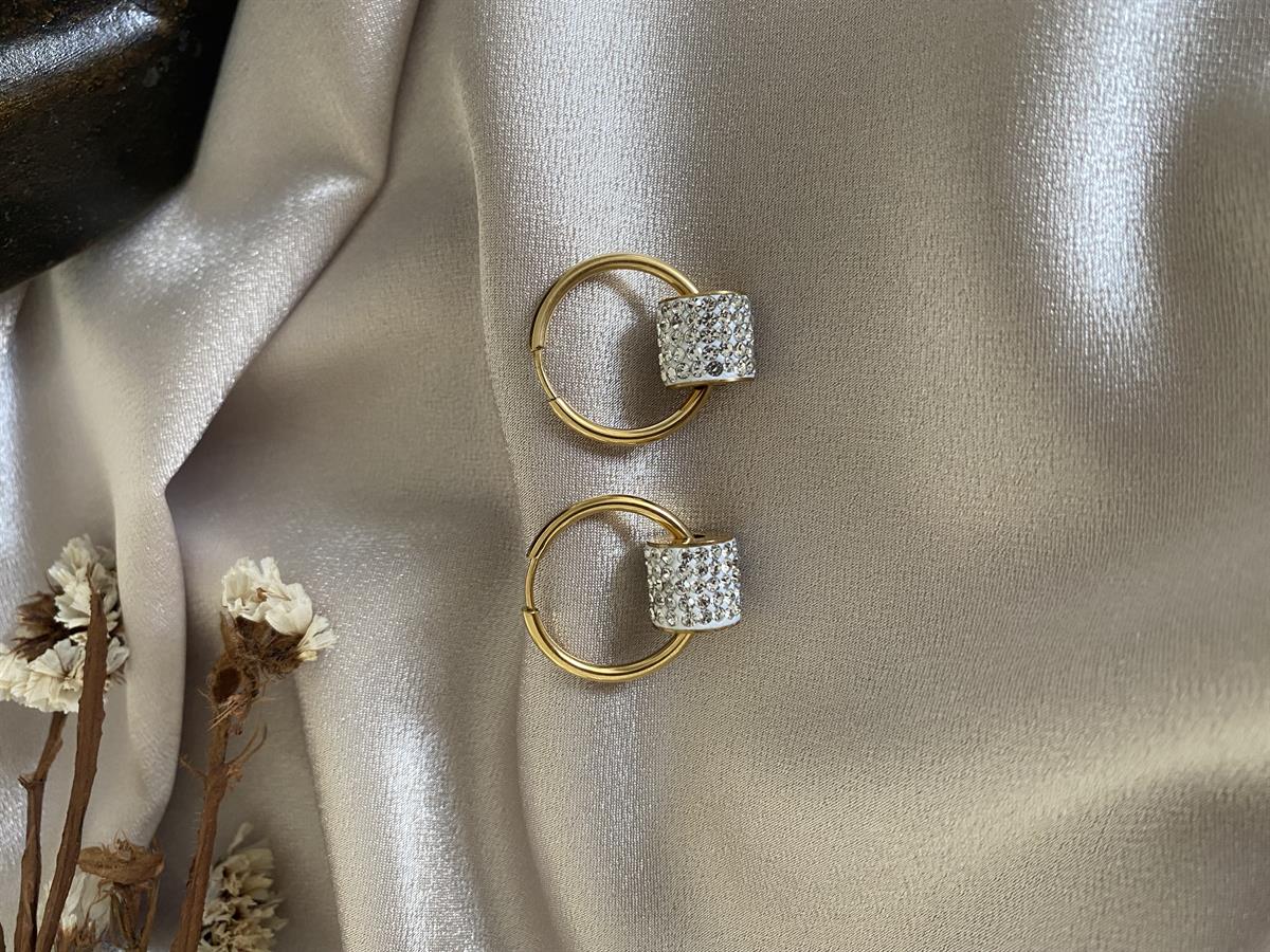 Taş charmlı halka küpe 