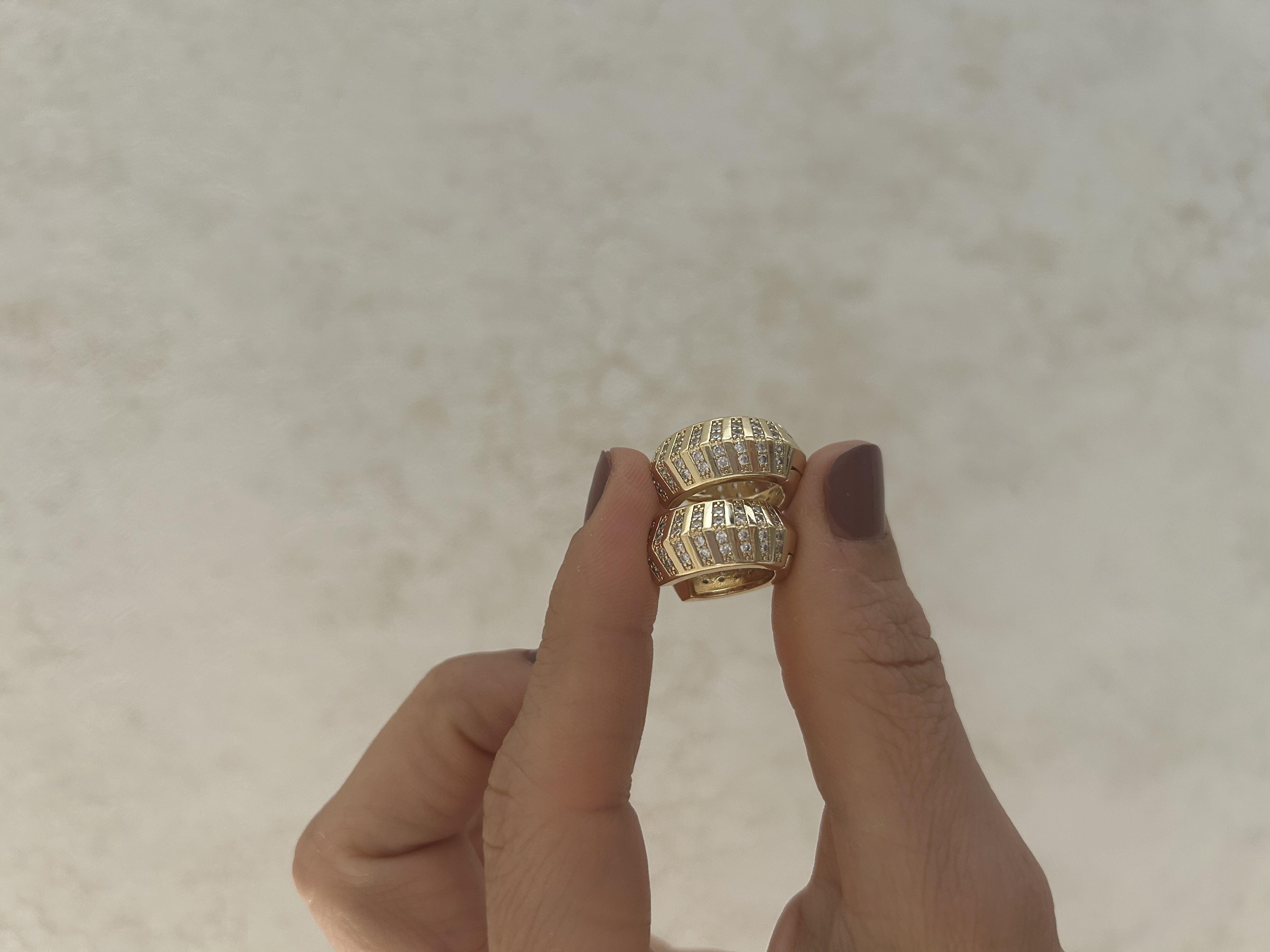 Taşlı tasarım özel seri küpe