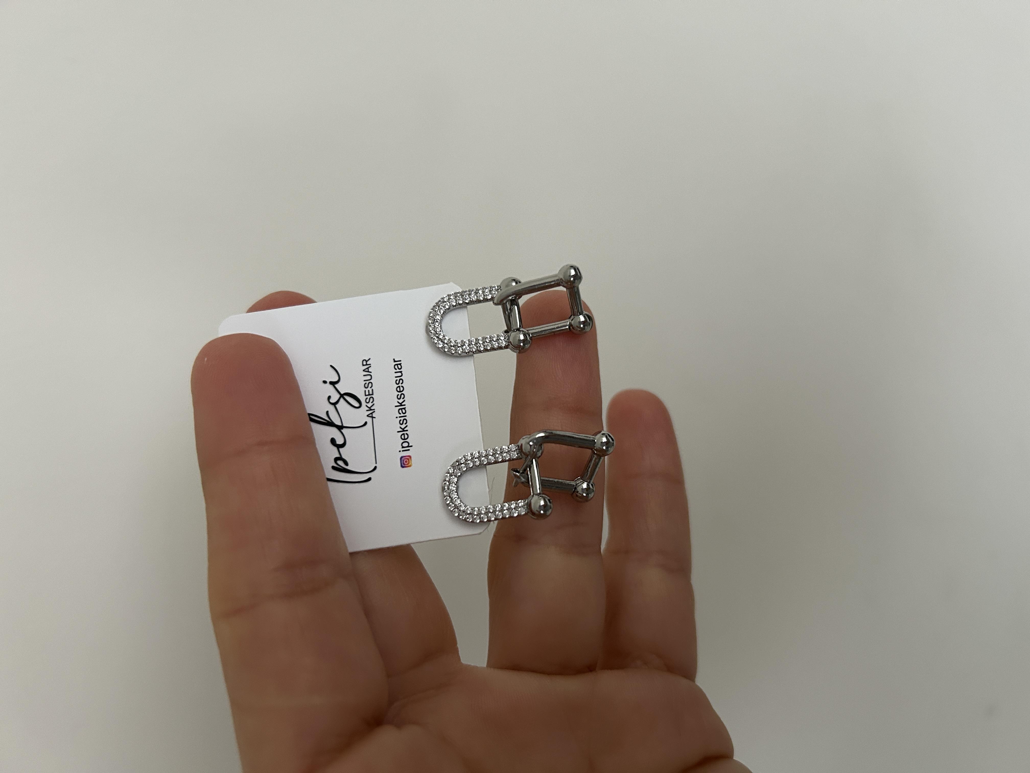 Tiffany model gümüş taşlı küpe 