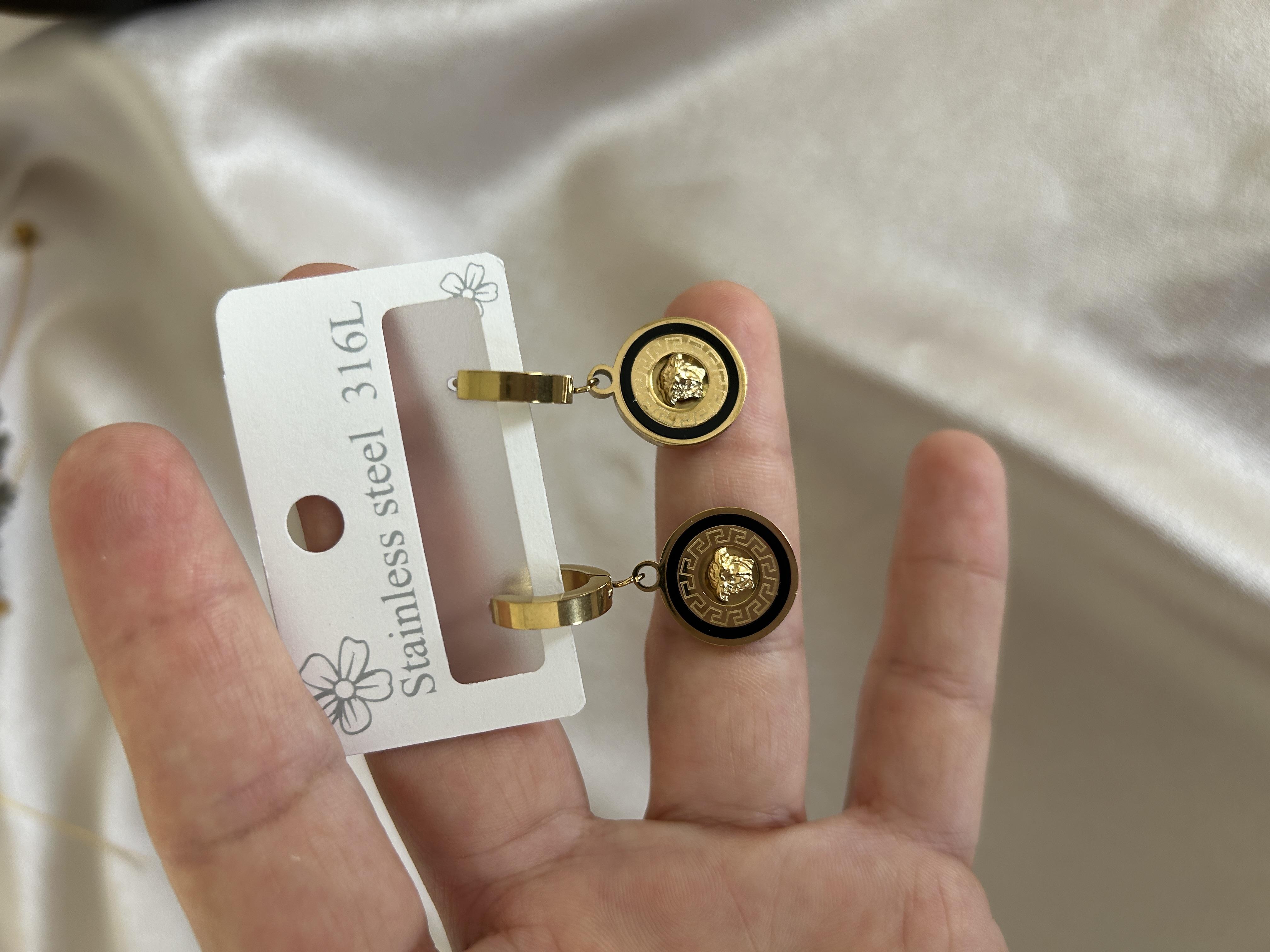 Versage siyah model küpe 