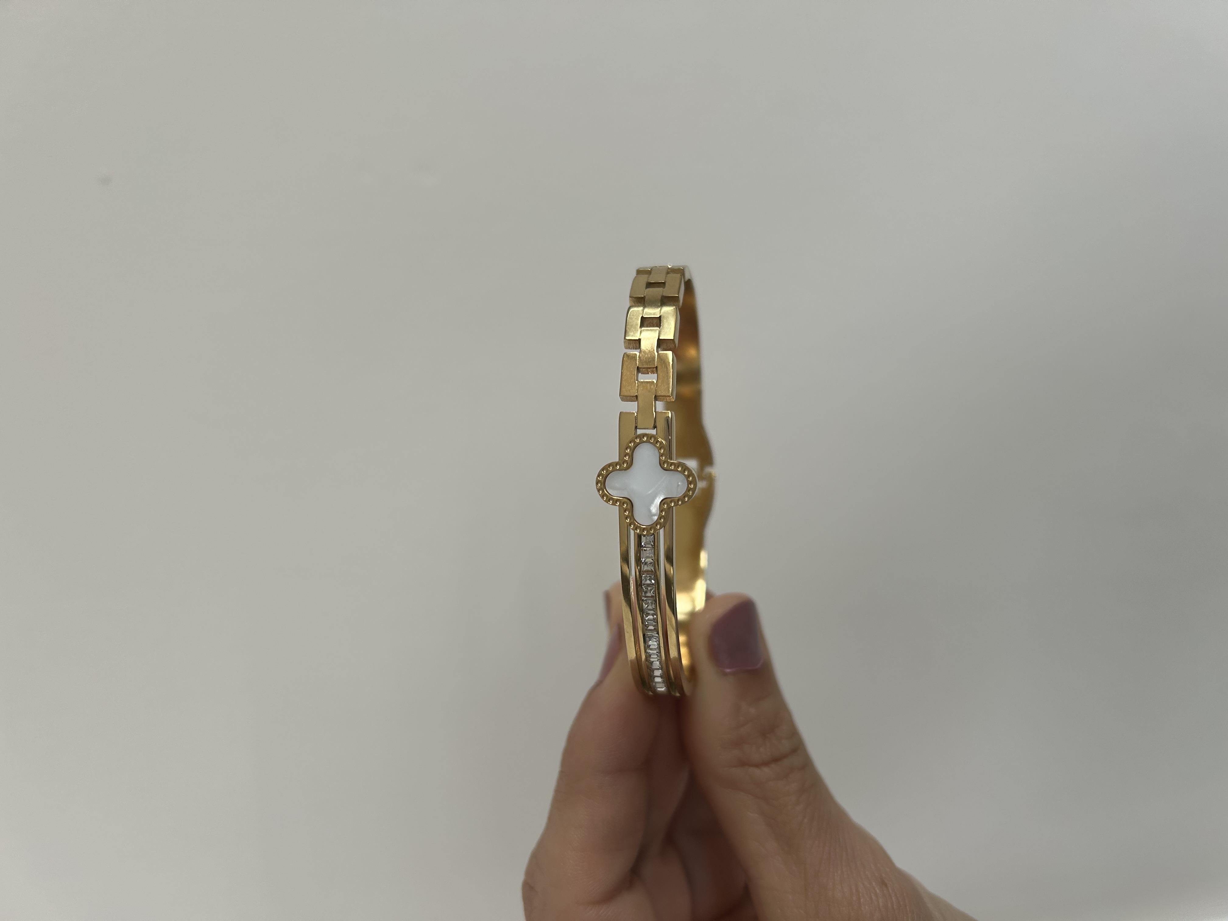 Yonca beyaz Van cleef model kelepçe 