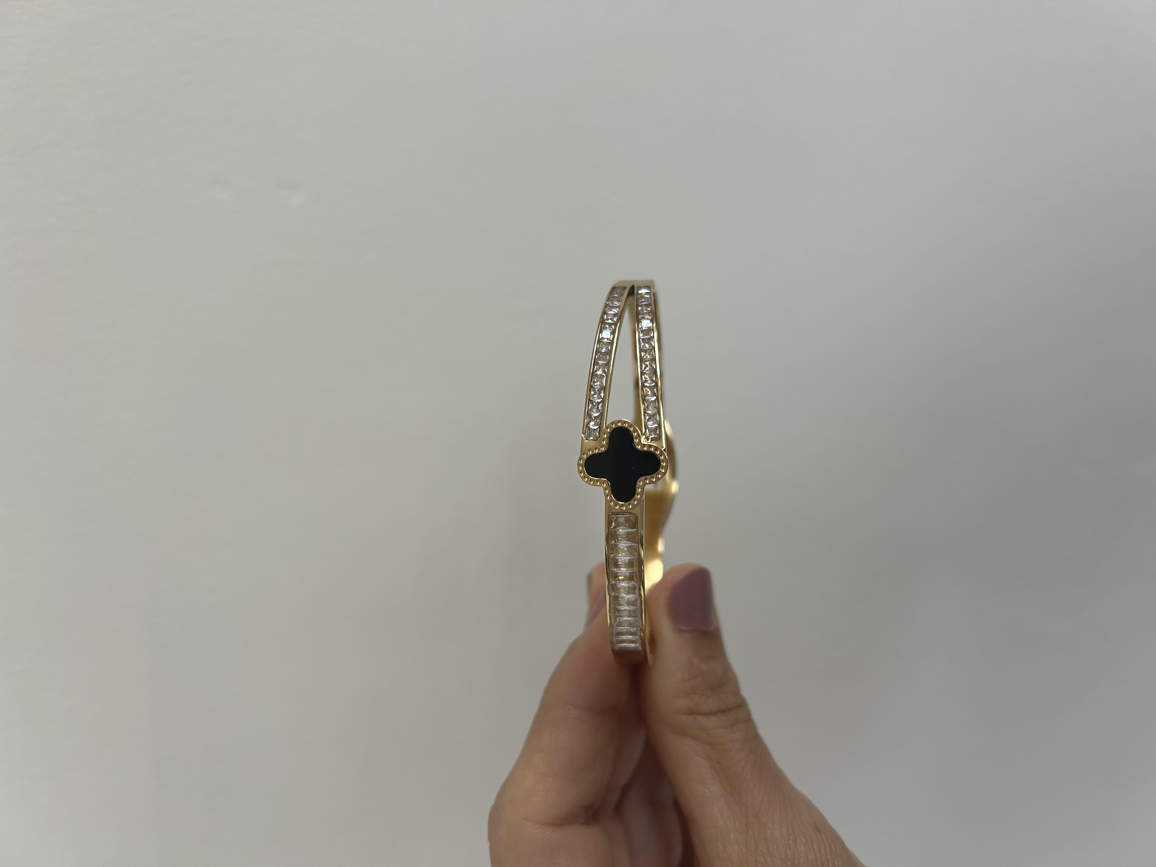 Yonca siyah Van cleef model kelepçe 