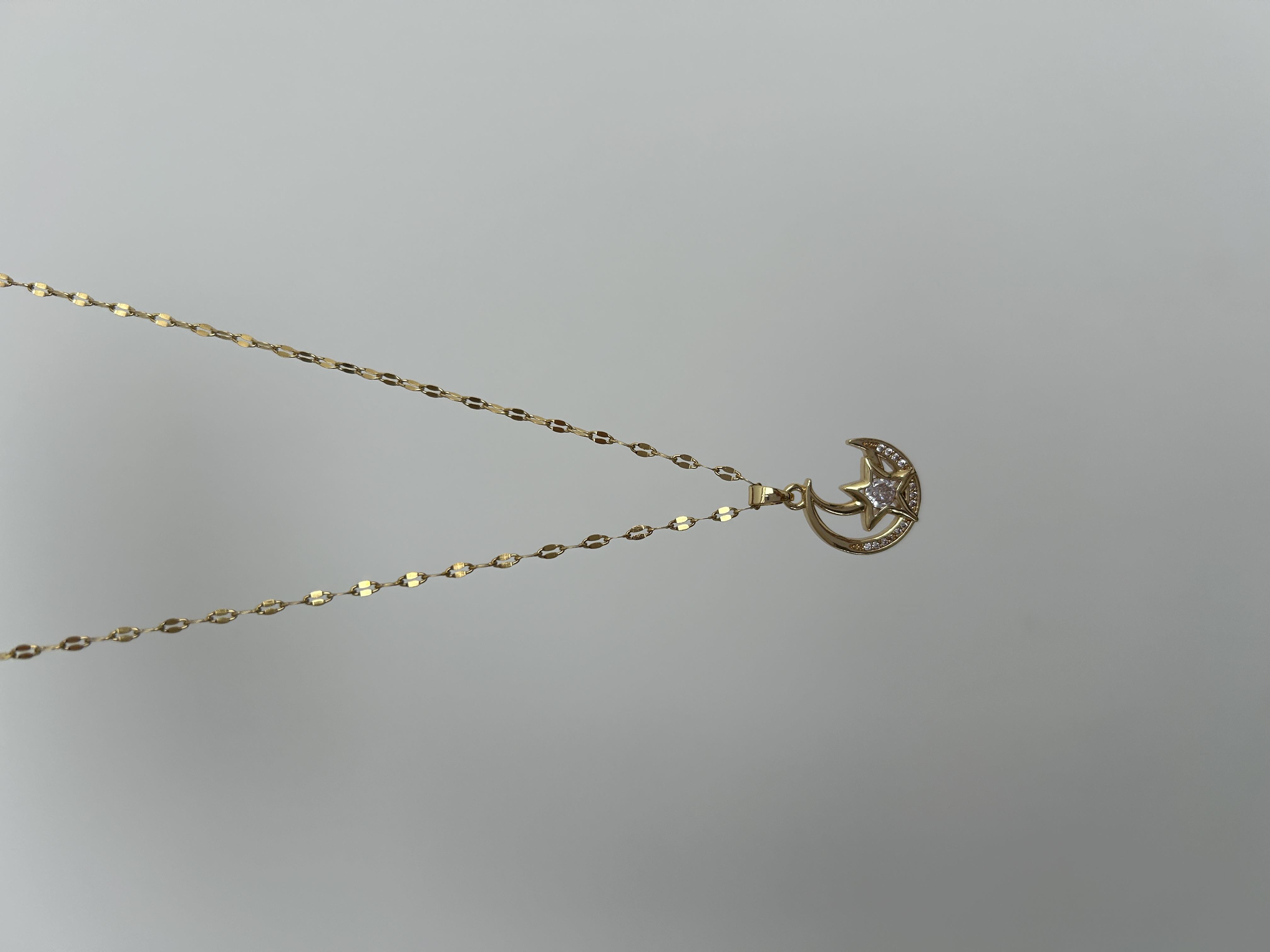 Ay yıldızlı taşlı Çelik kolye 