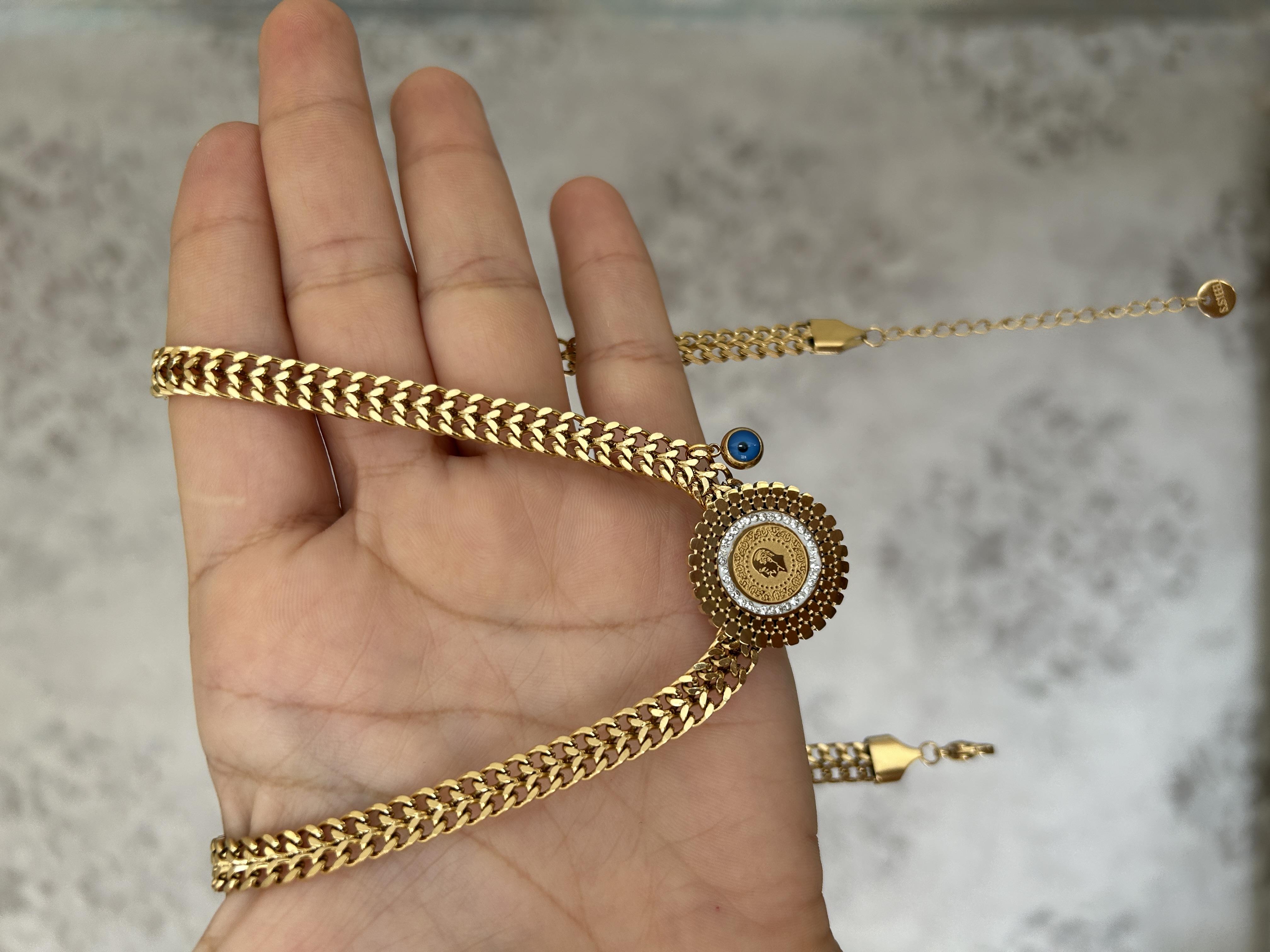 Çeyrekli taşlı balık sırtı kolye 