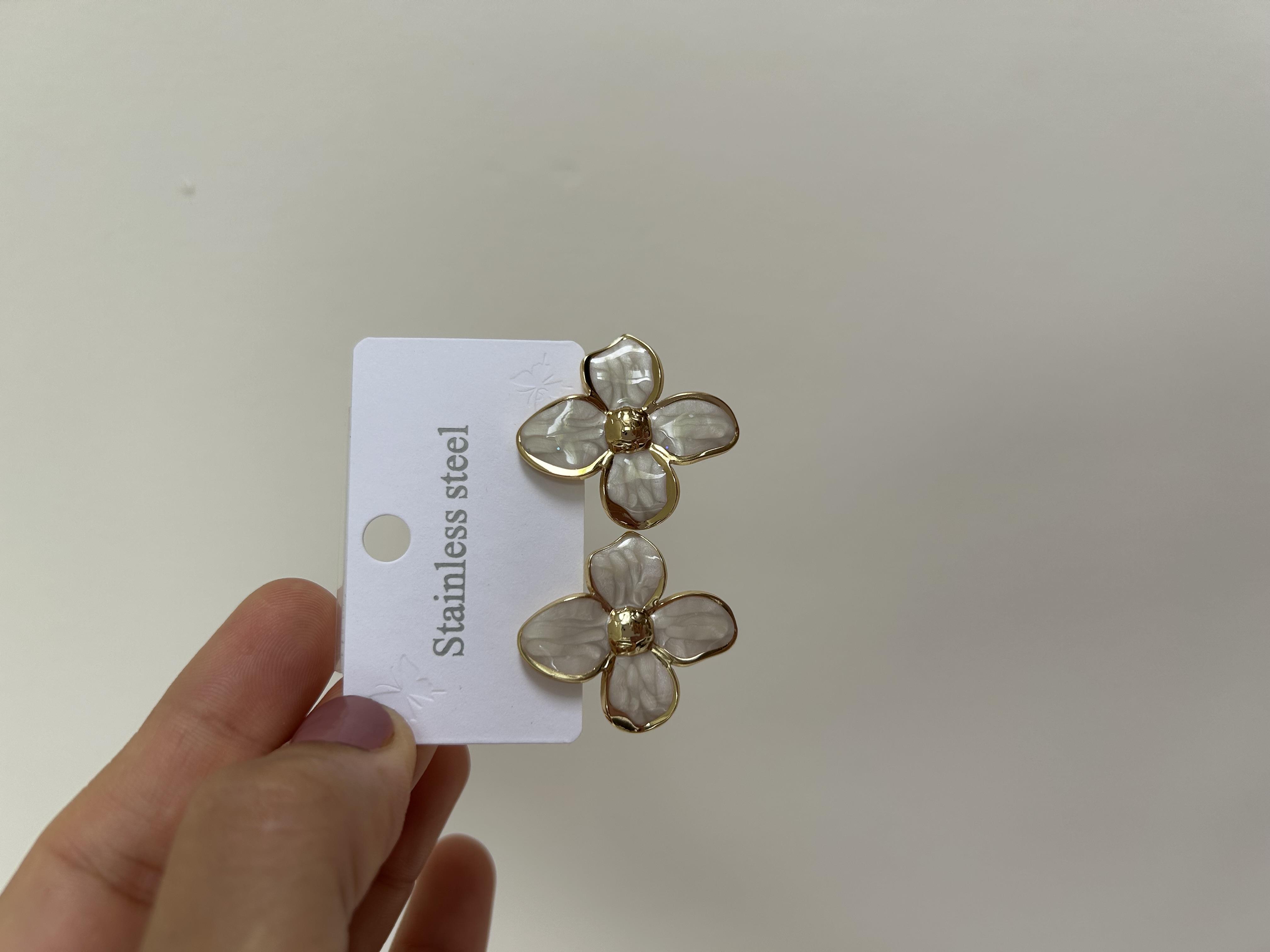 Çiçek model çelik beyaz 