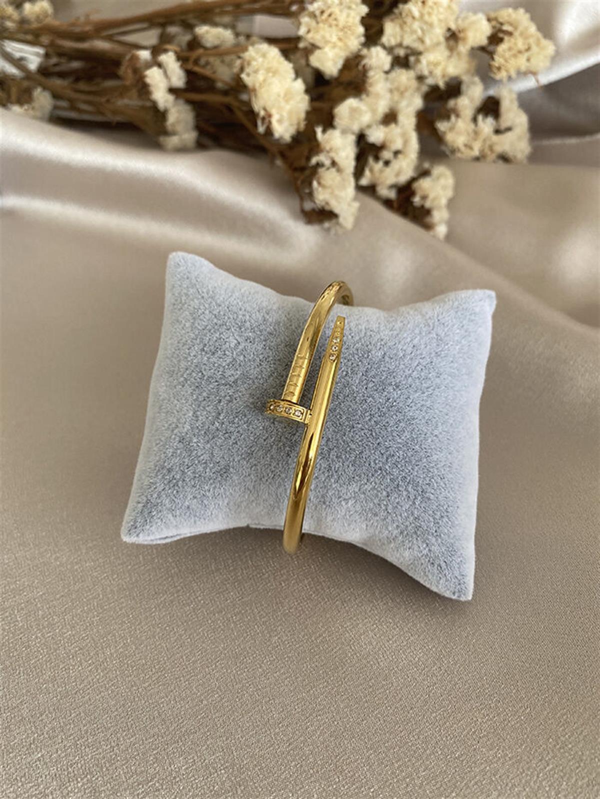 Çivi Model Kelepçe Taşlı