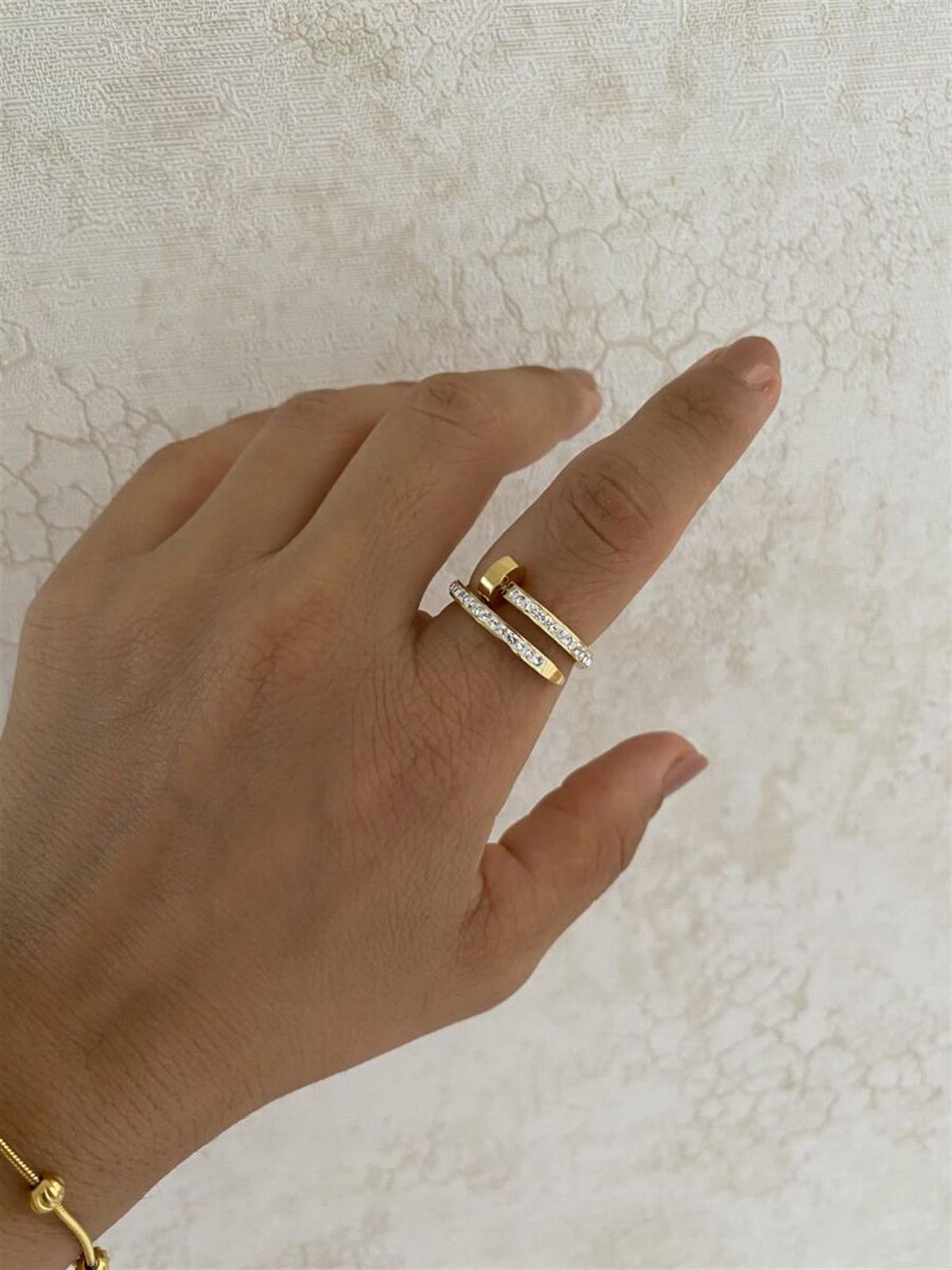 Çivi taşlı model yüzük