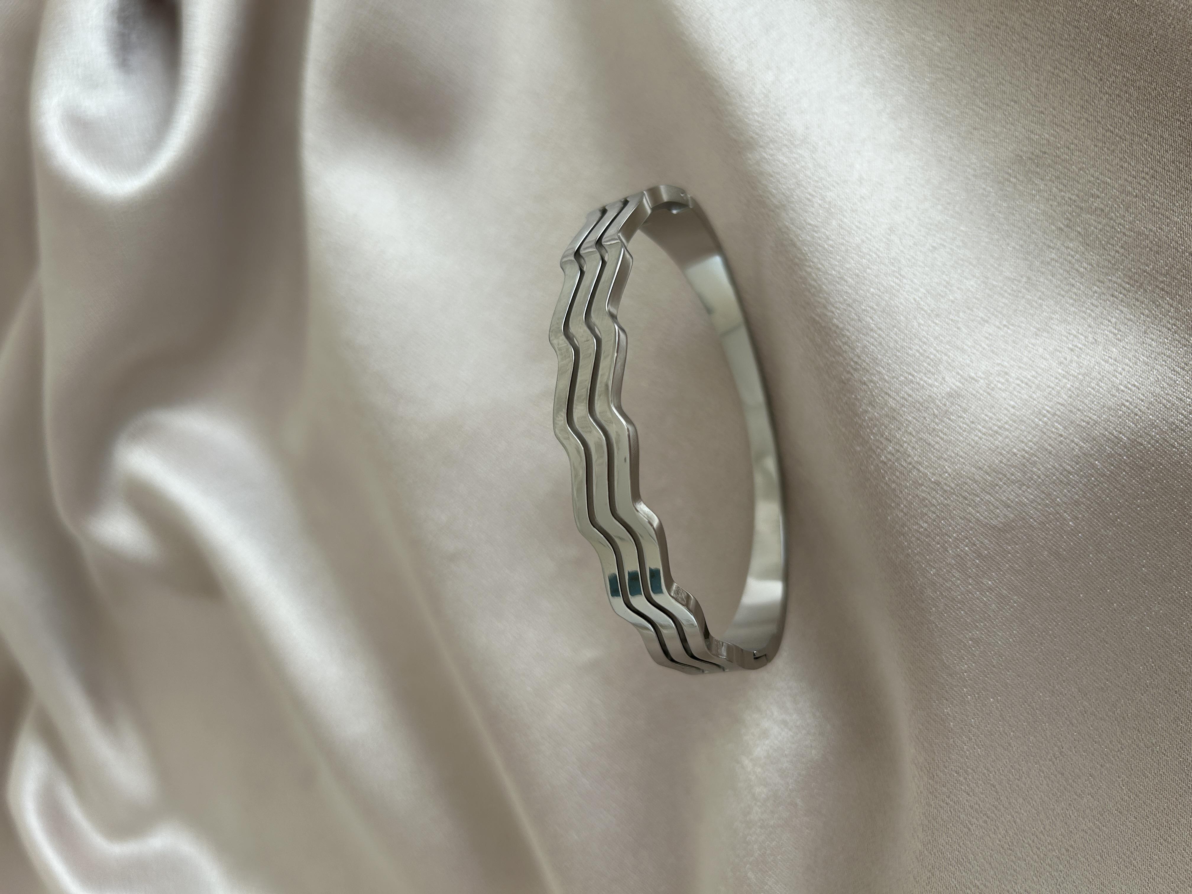 Dalga model gümüş kelepçe 