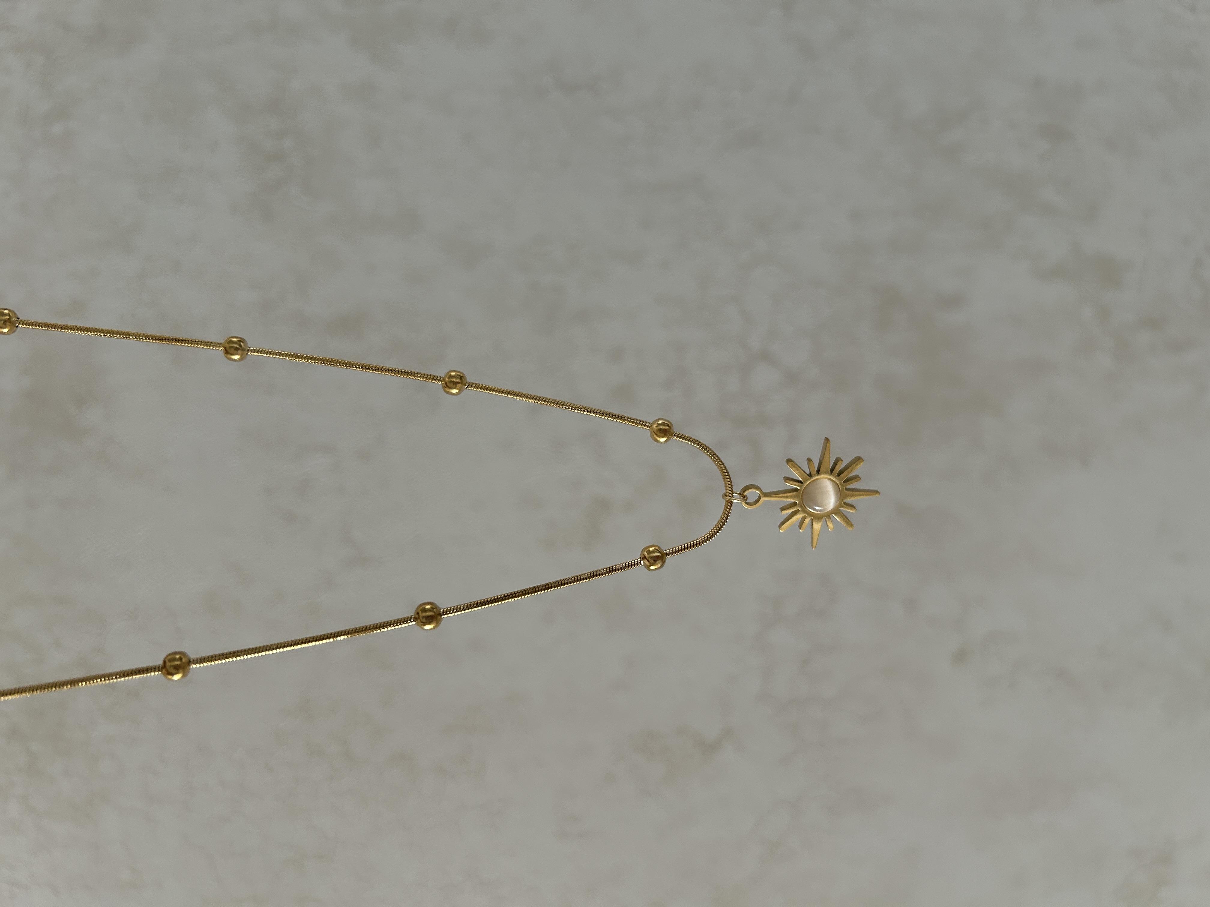 Dorikalı ay model kolye 