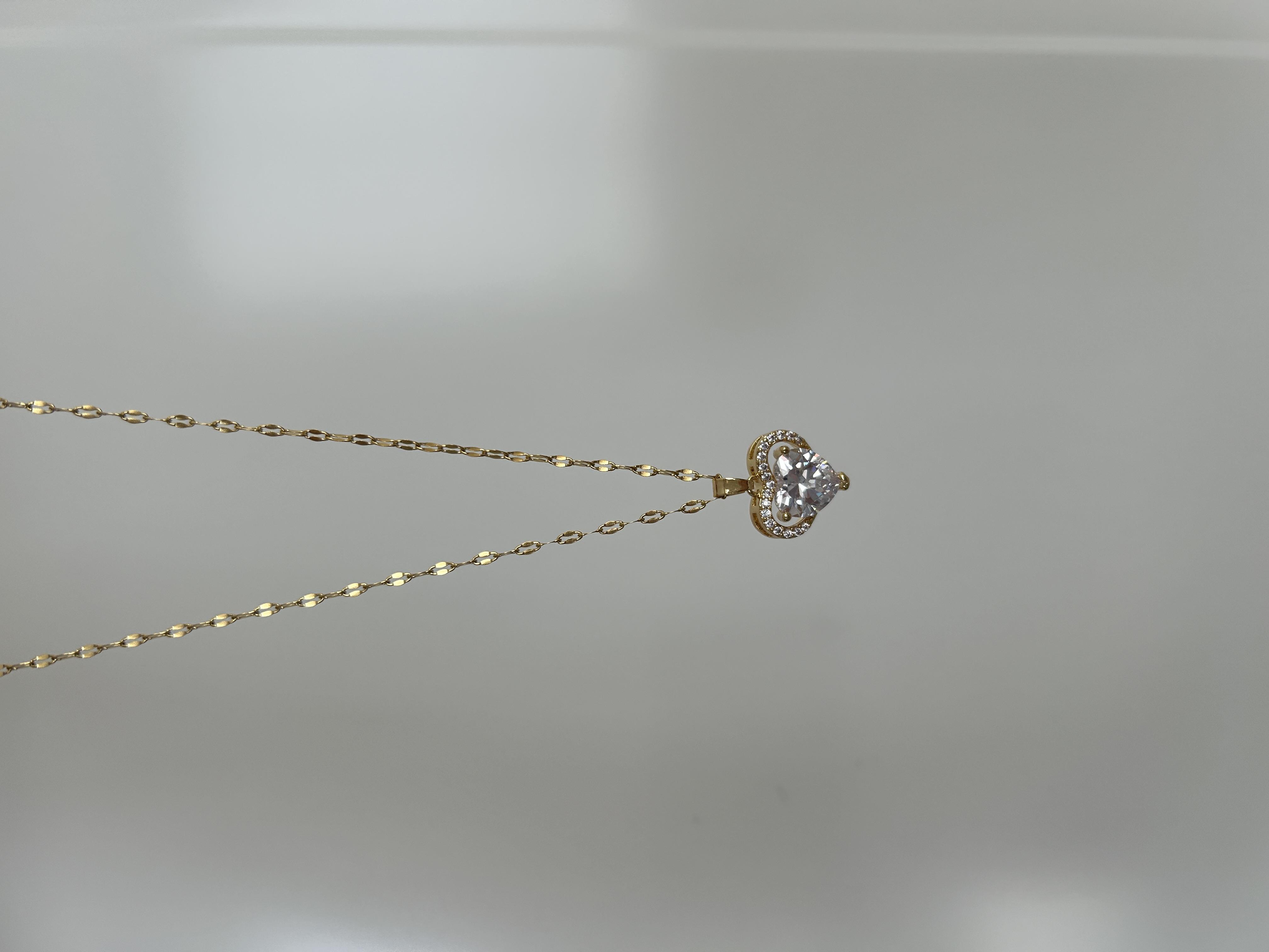 Elmas taş model kalp kolye 