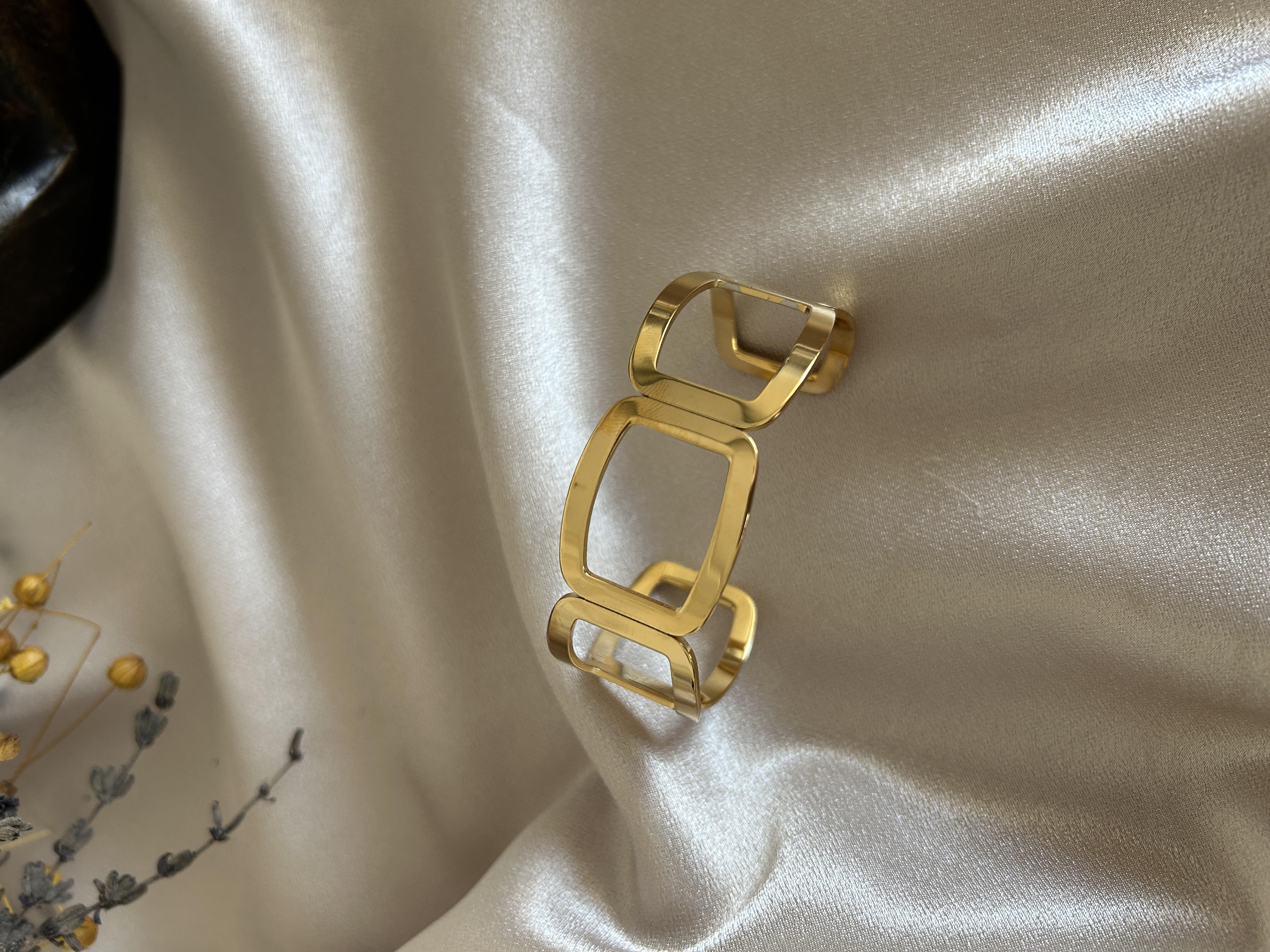 Gold tasarım model kol aksesuarı