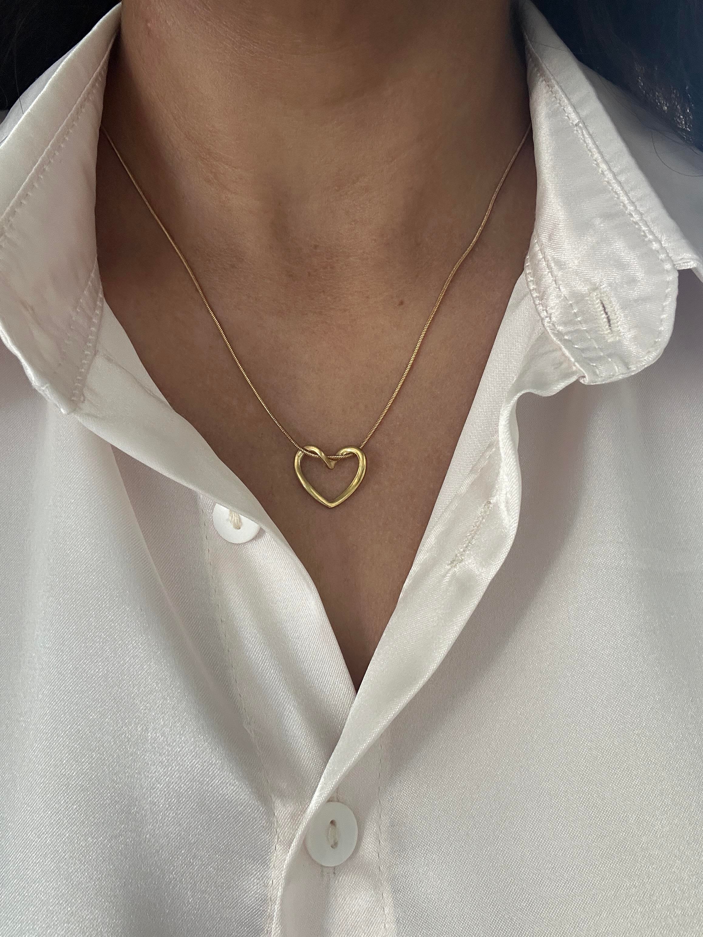 İçi boş kalp model kolye 