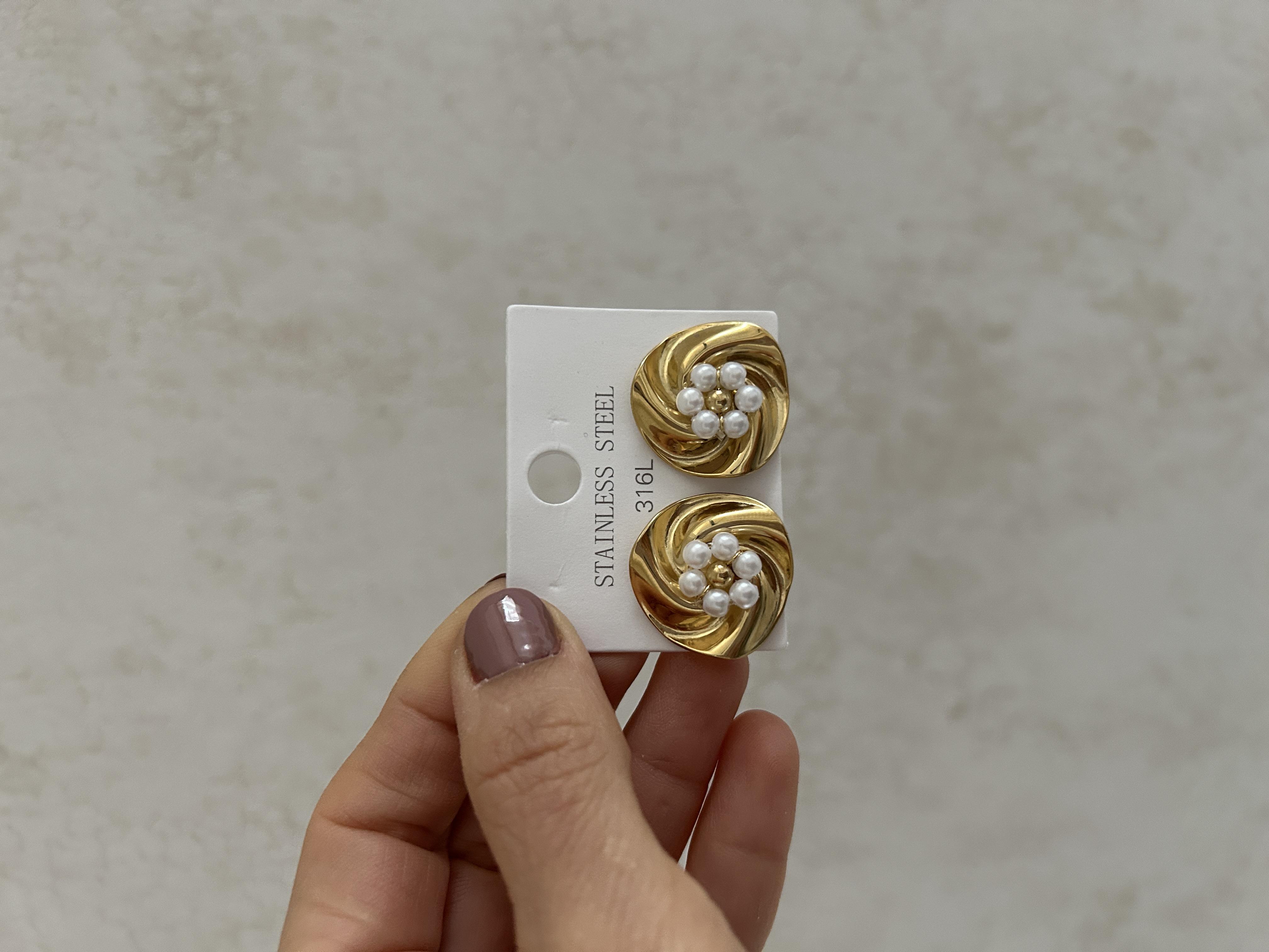 İncili çiçek model çelik küpe 