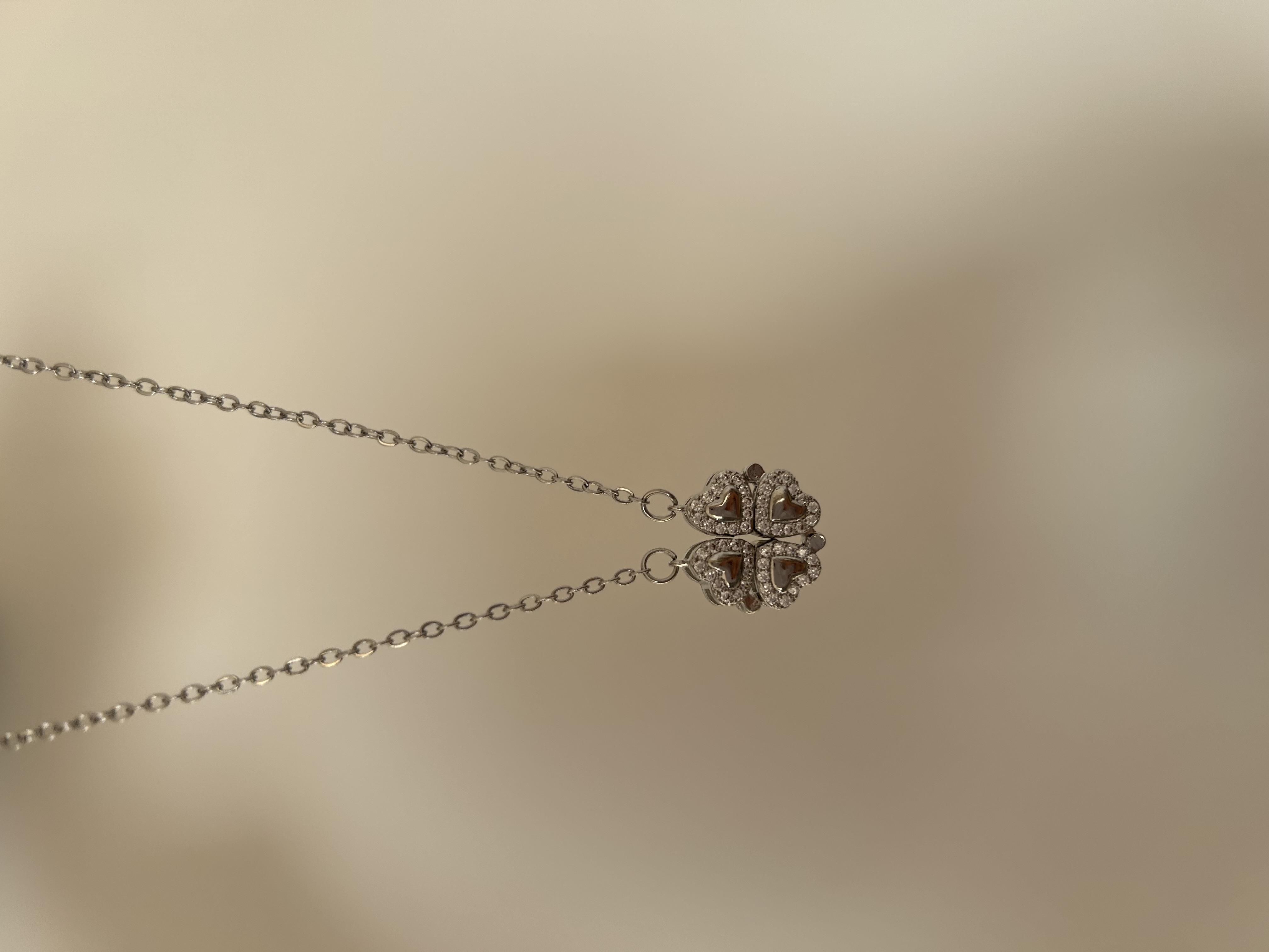 Kalpli gümüş yonca kolye 