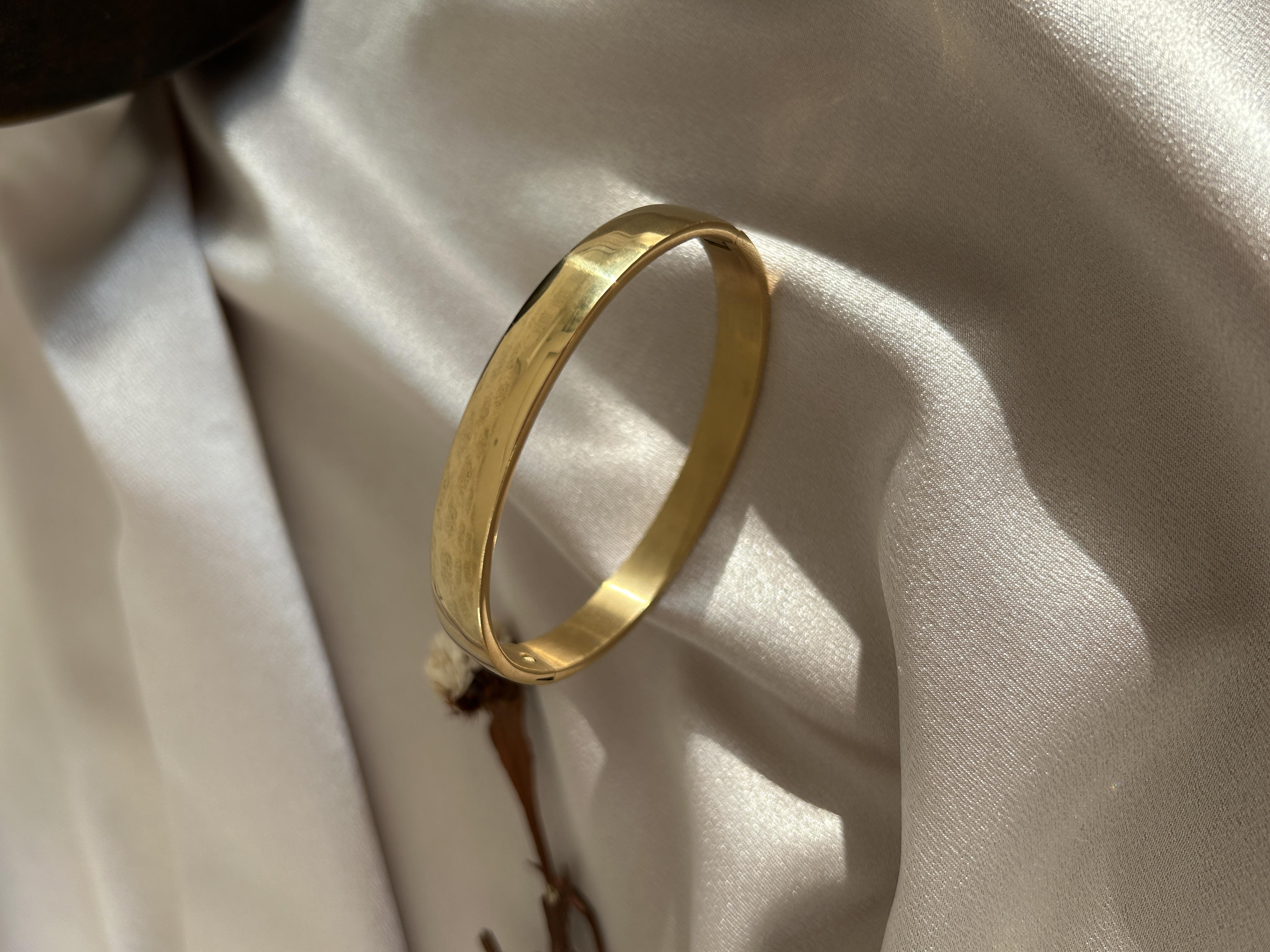 Kuyumcu düz gold kelepçe