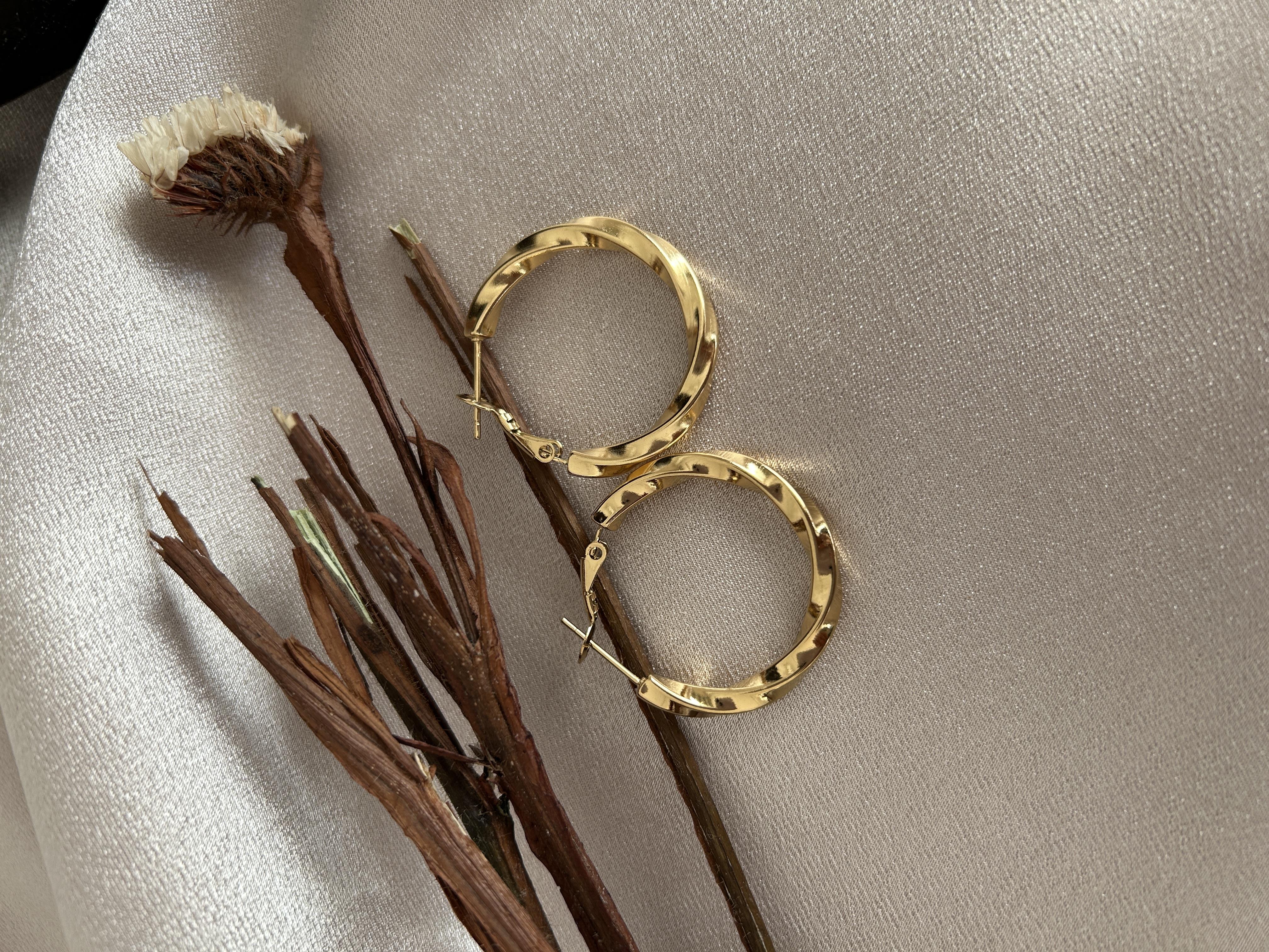 Kuyumcu model halka küpe 