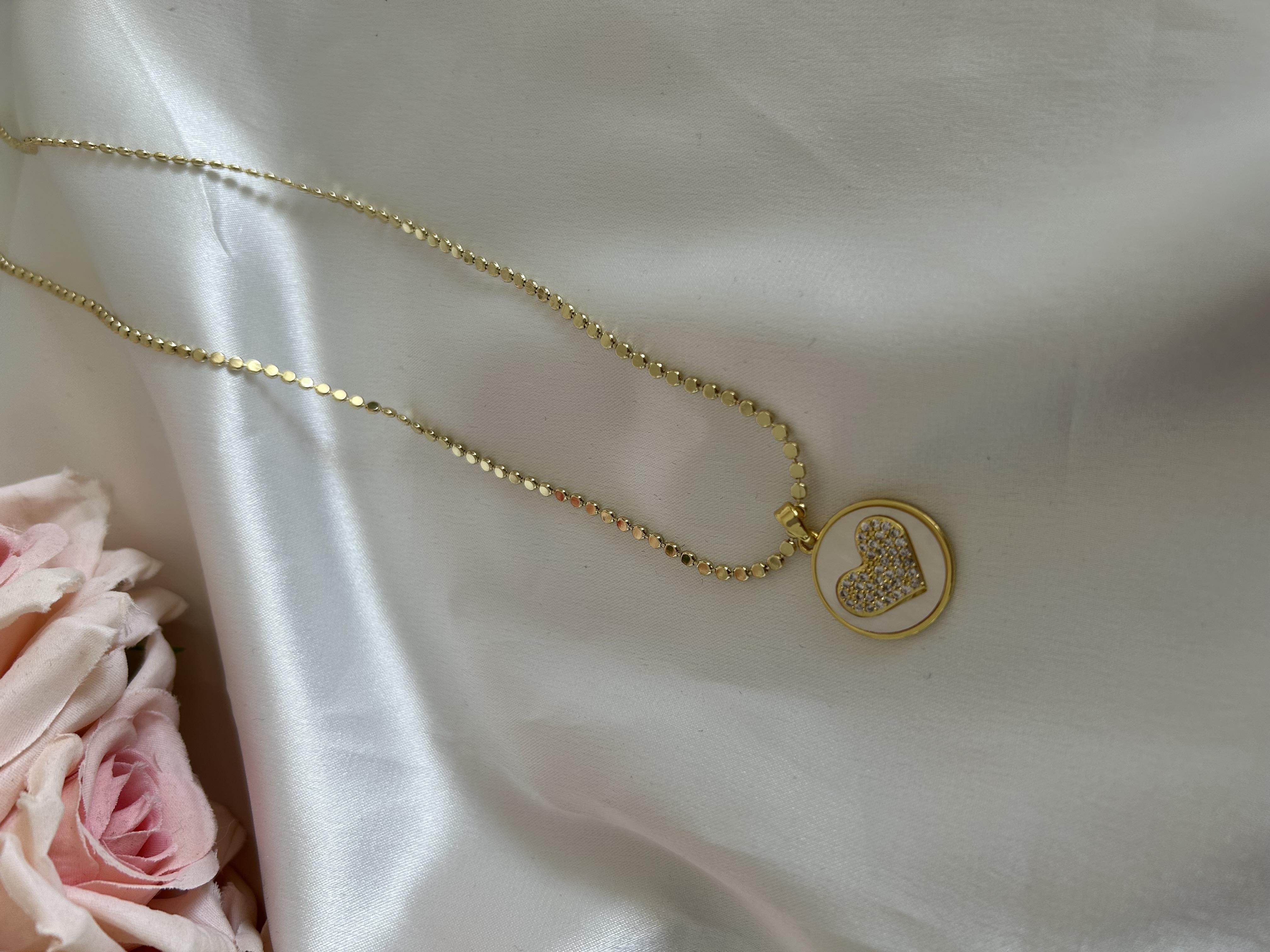 Sedef kalp taşlı ezme pul kolye 