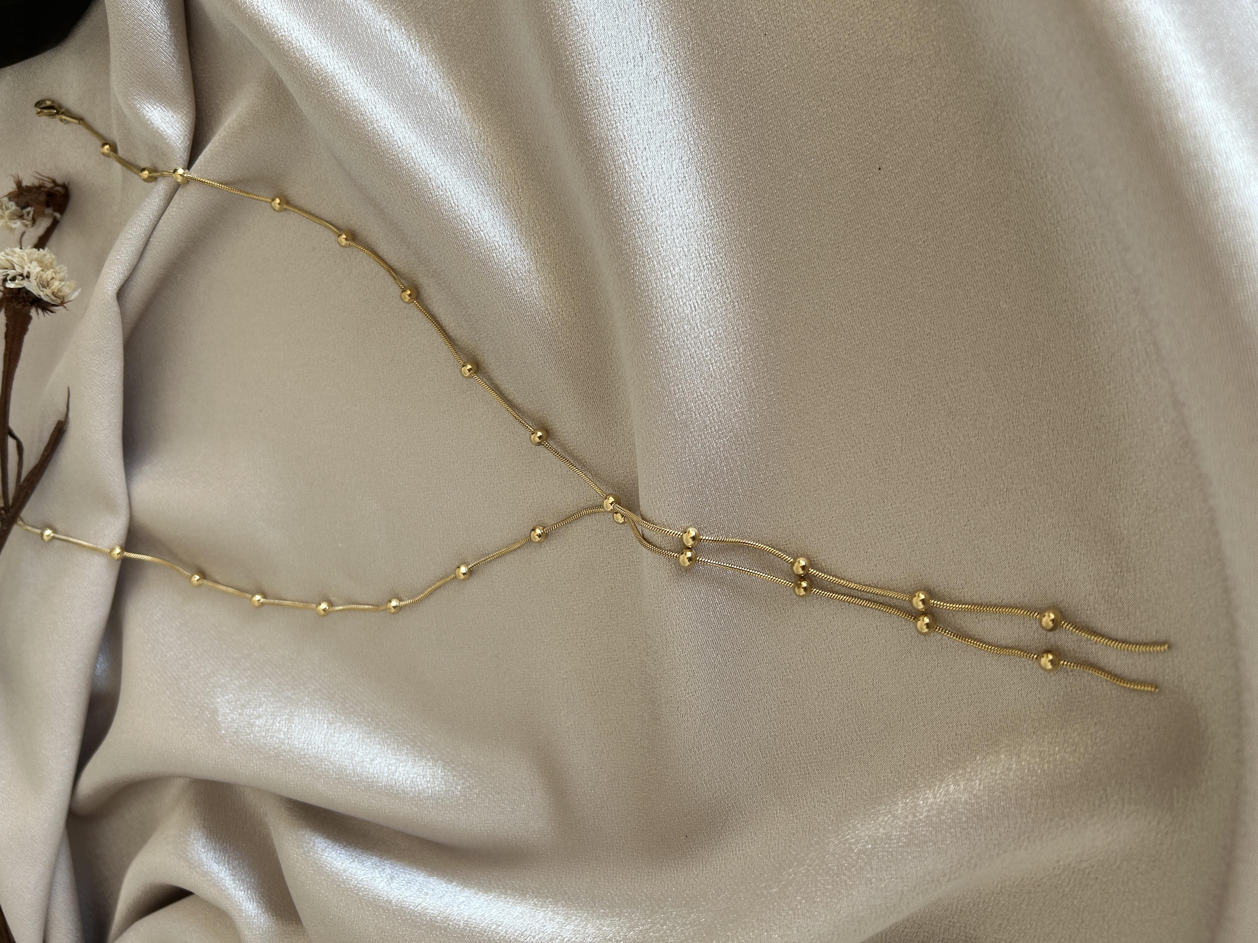 Topçuklu dekolte model gold kolye 