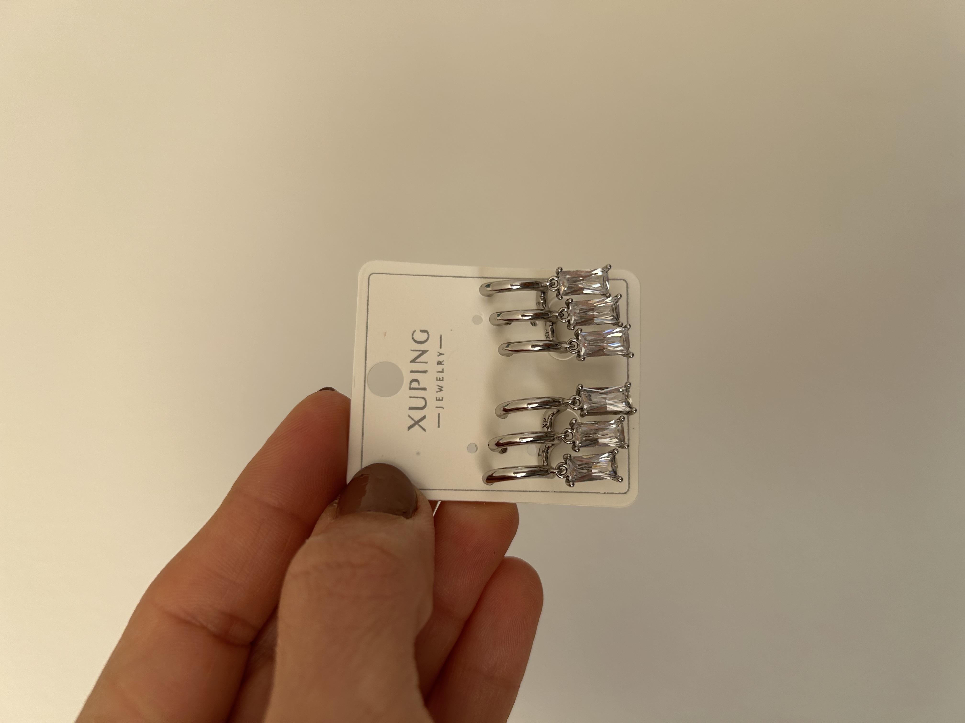 Üç görünümlü taşlı gümüş küpe 