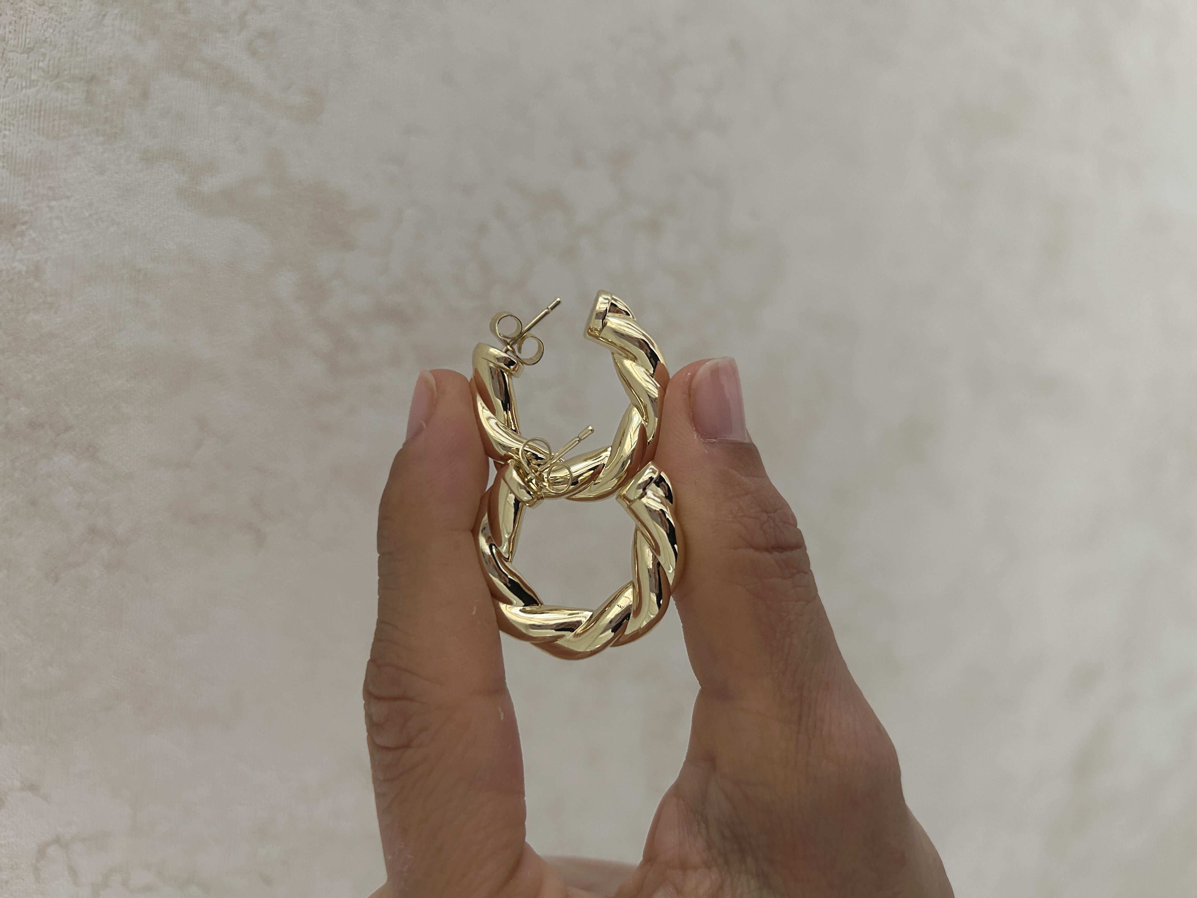 Vintage açık renk model küpe