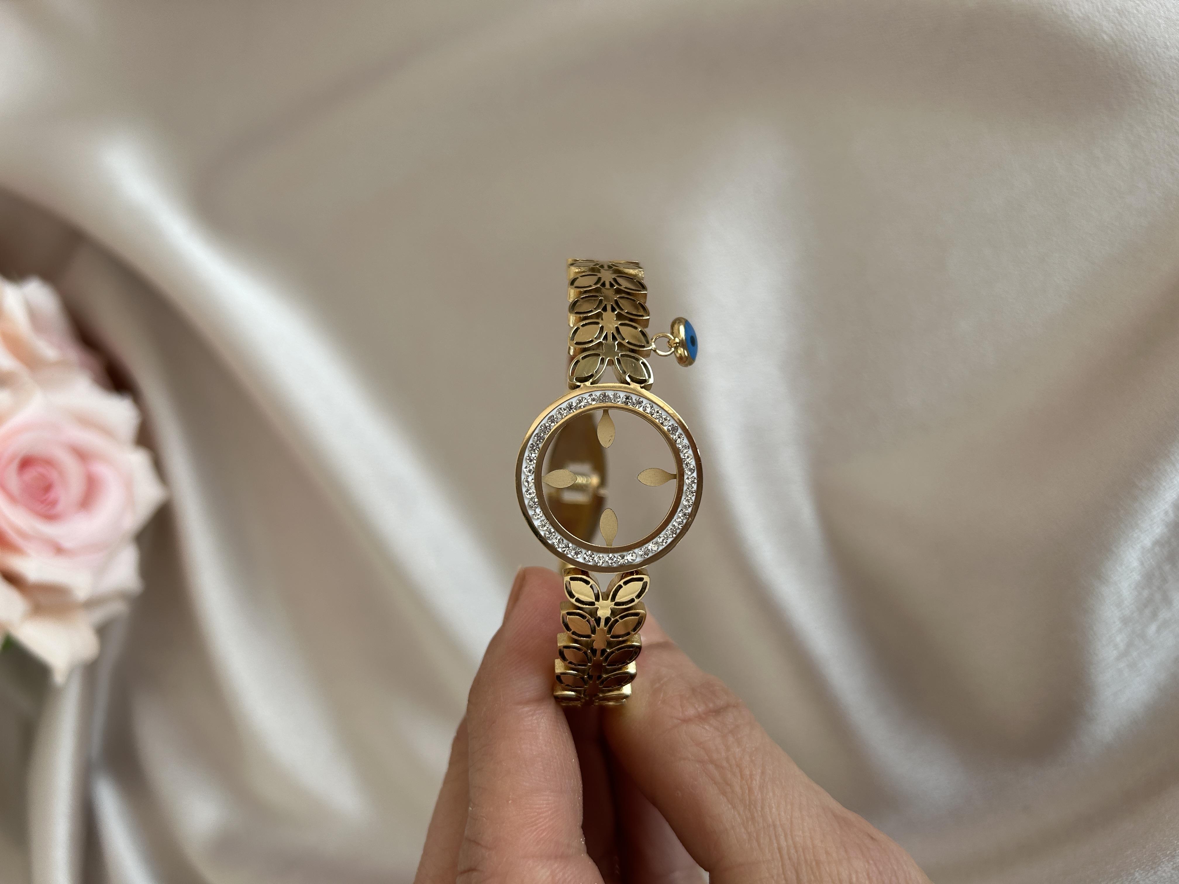 Yaprak model çeyrek takmalı kelepçe 